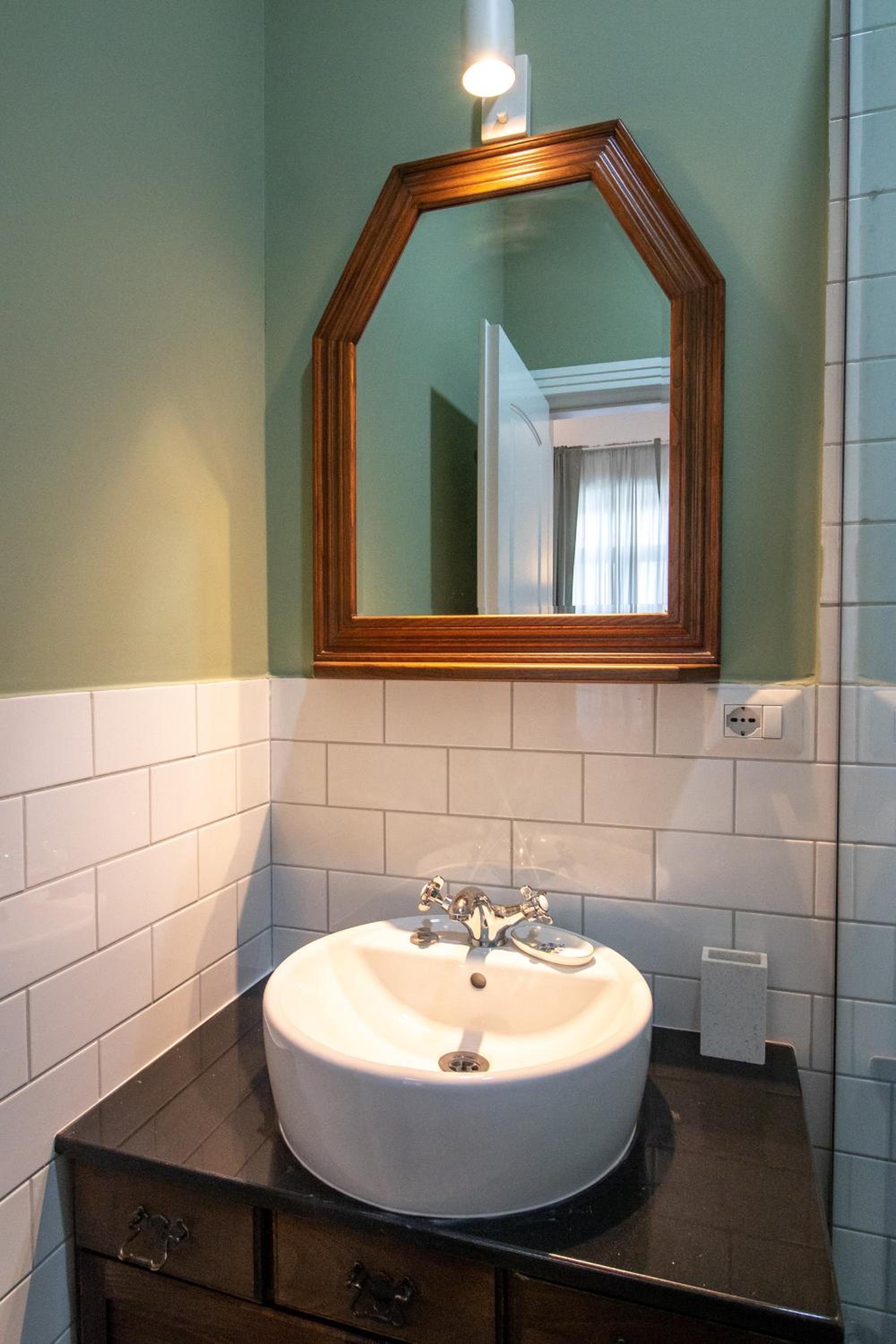 Queen Room photo 3