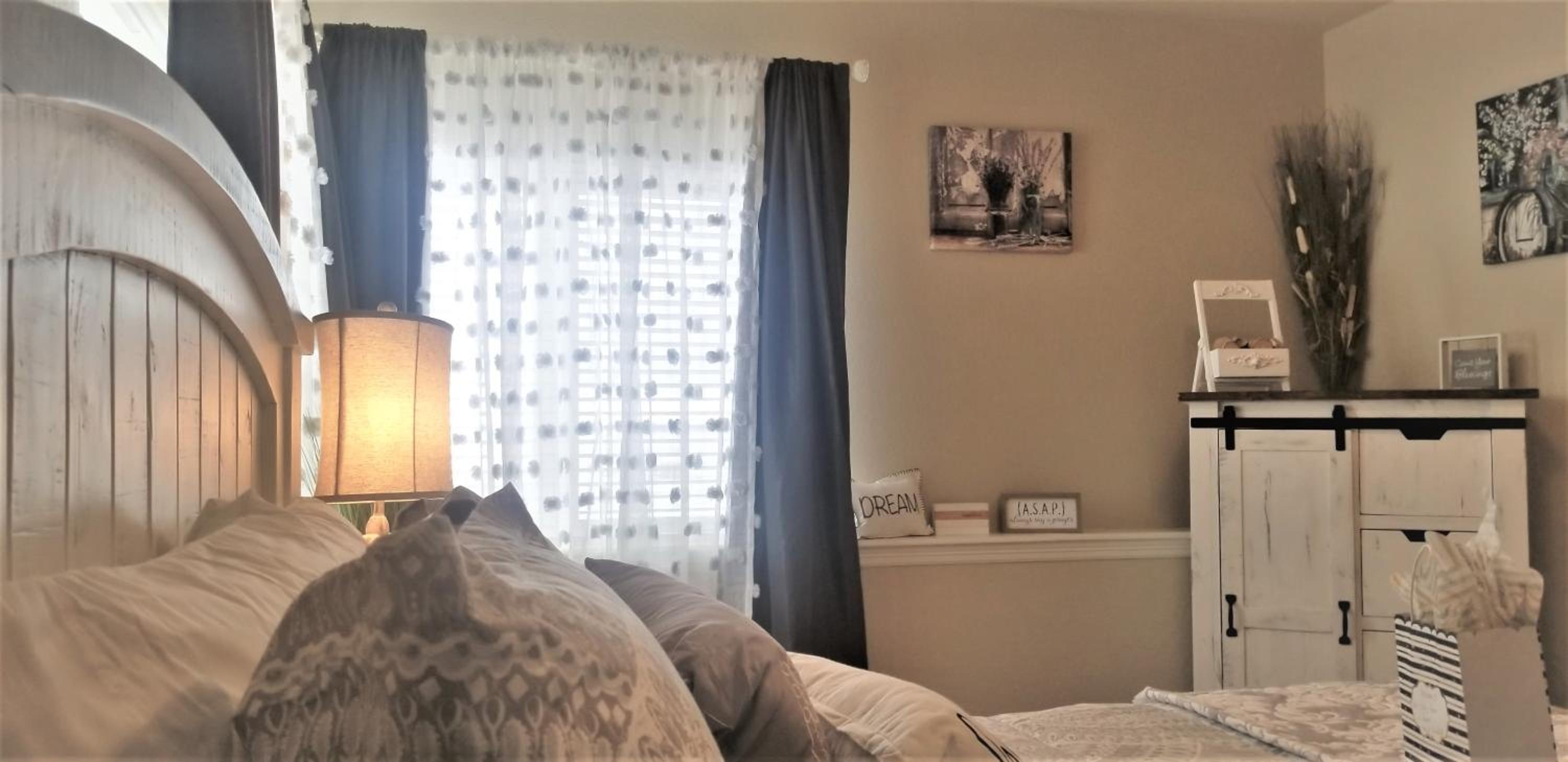 Deluxe Queen Suite
