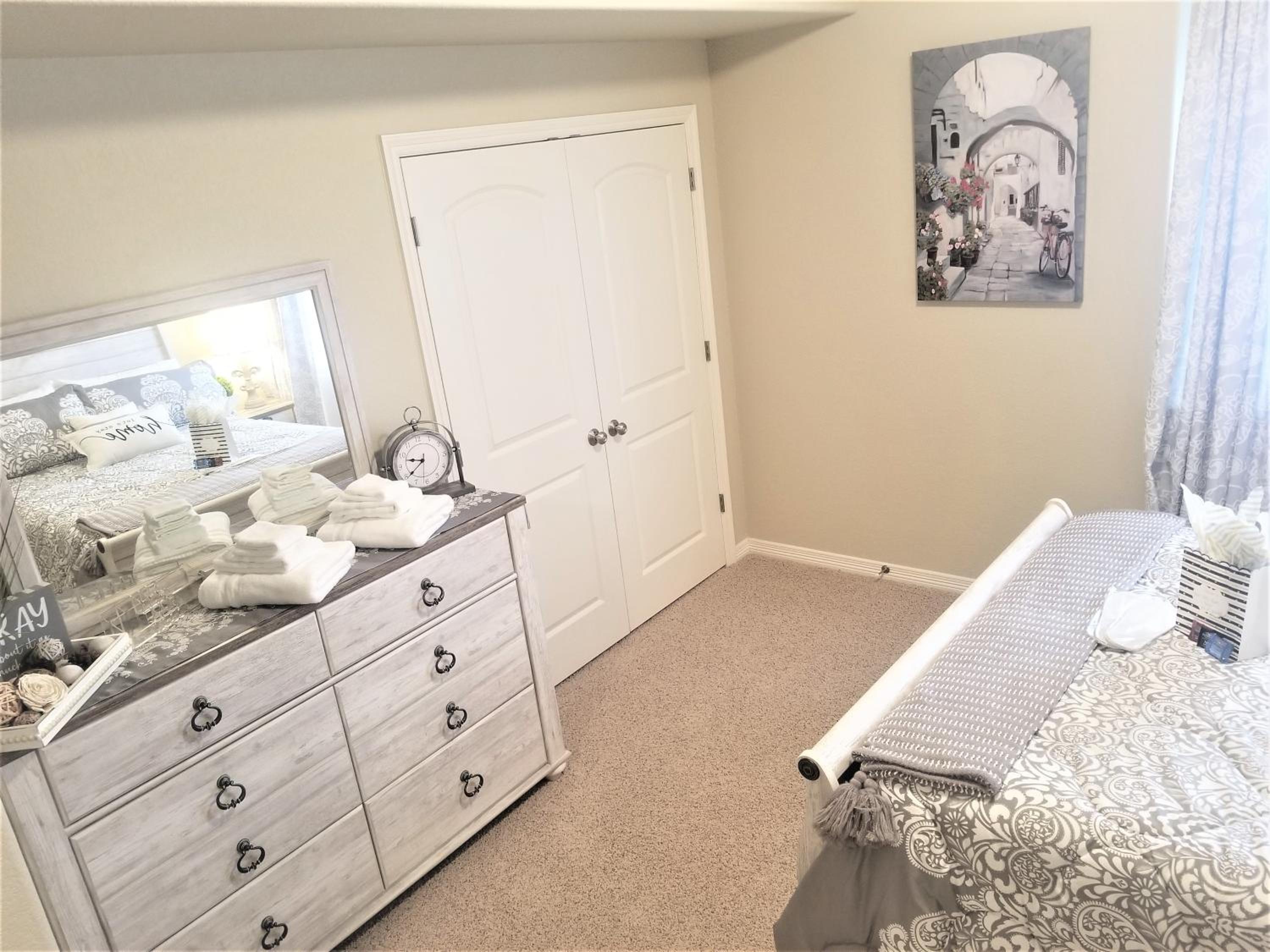 Deluxe Queen Suite