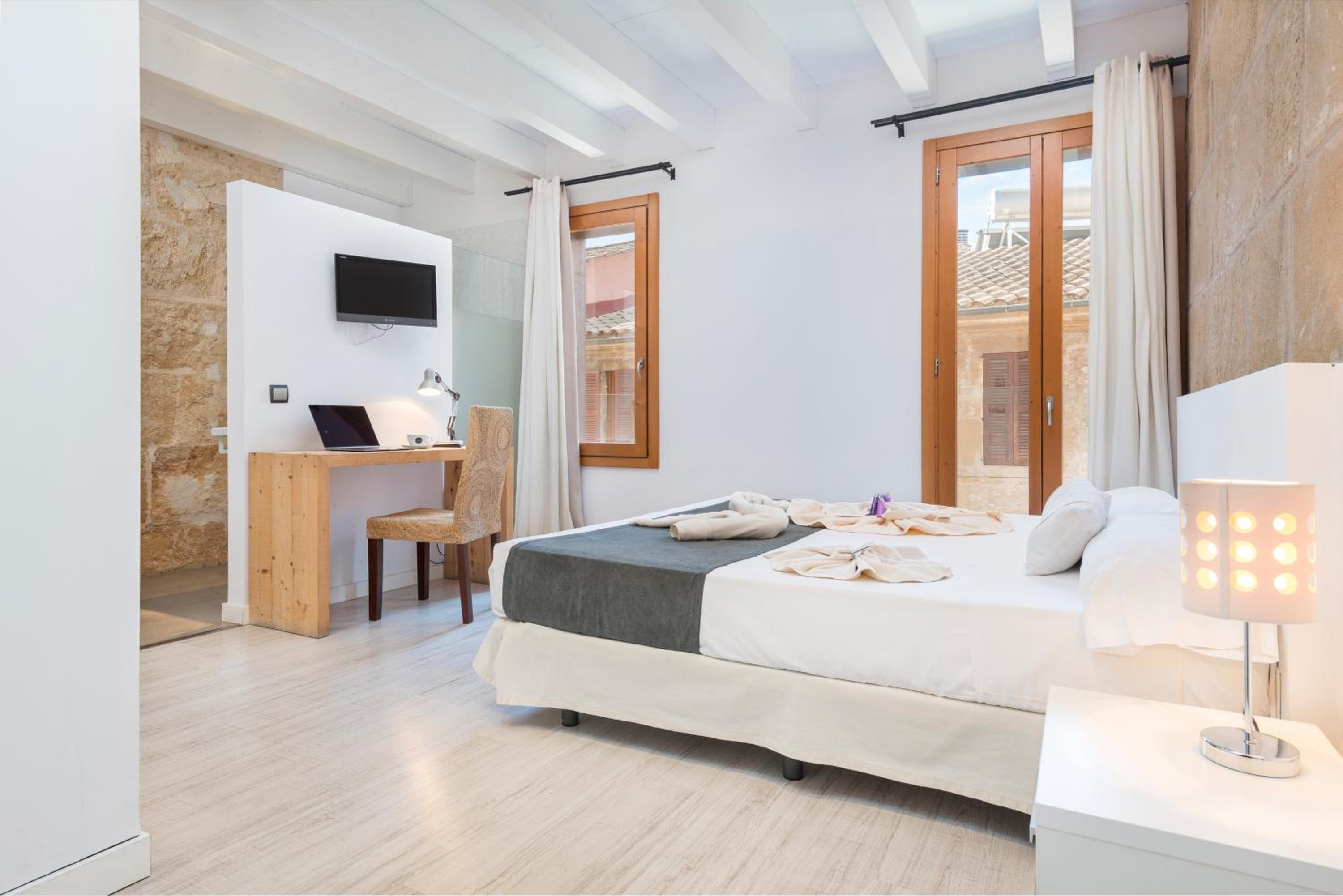 Standard Double Room - Photo 1