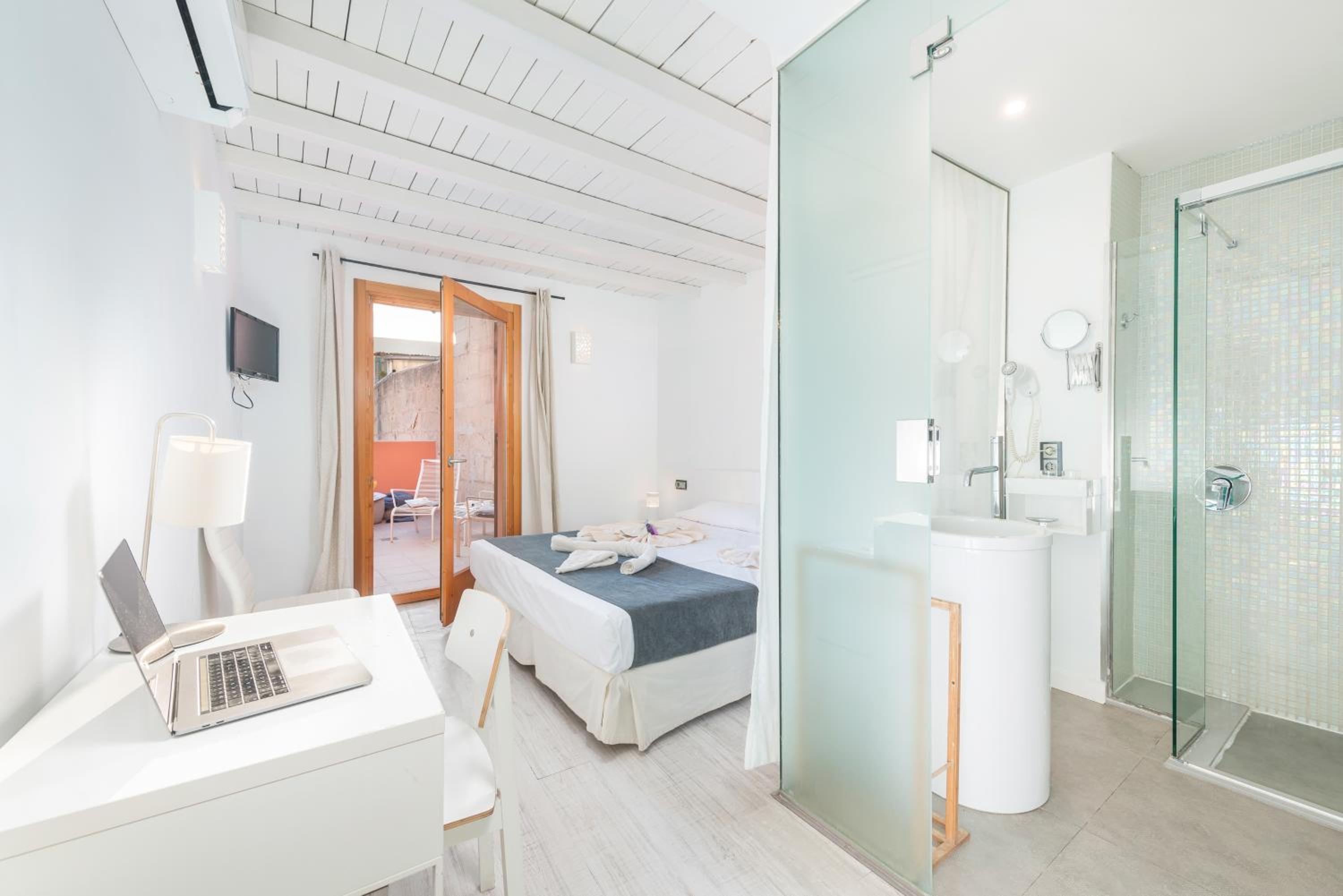 Superior Double Room - Photo 1