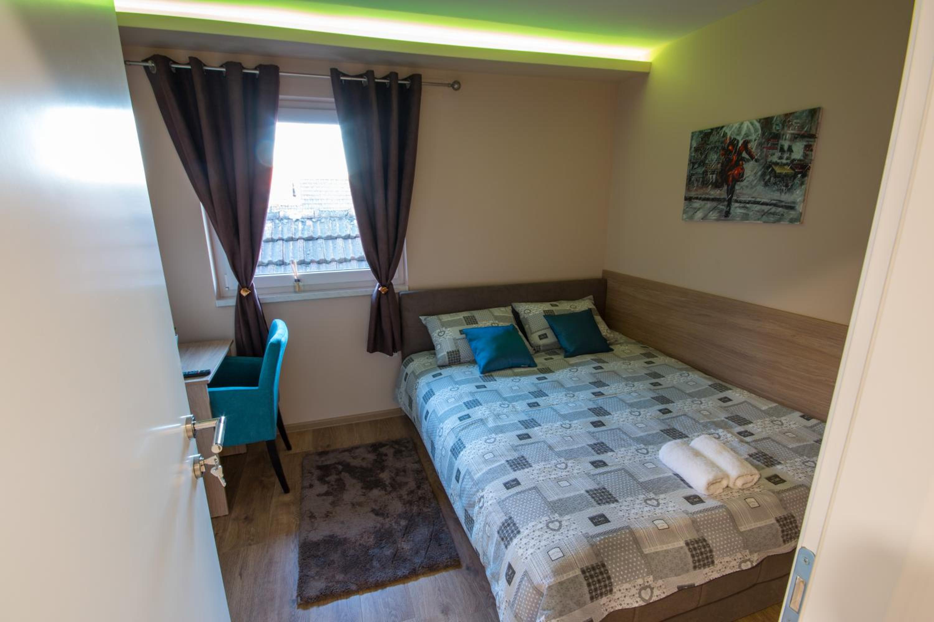 Single Room with Private Bathroom photo 1