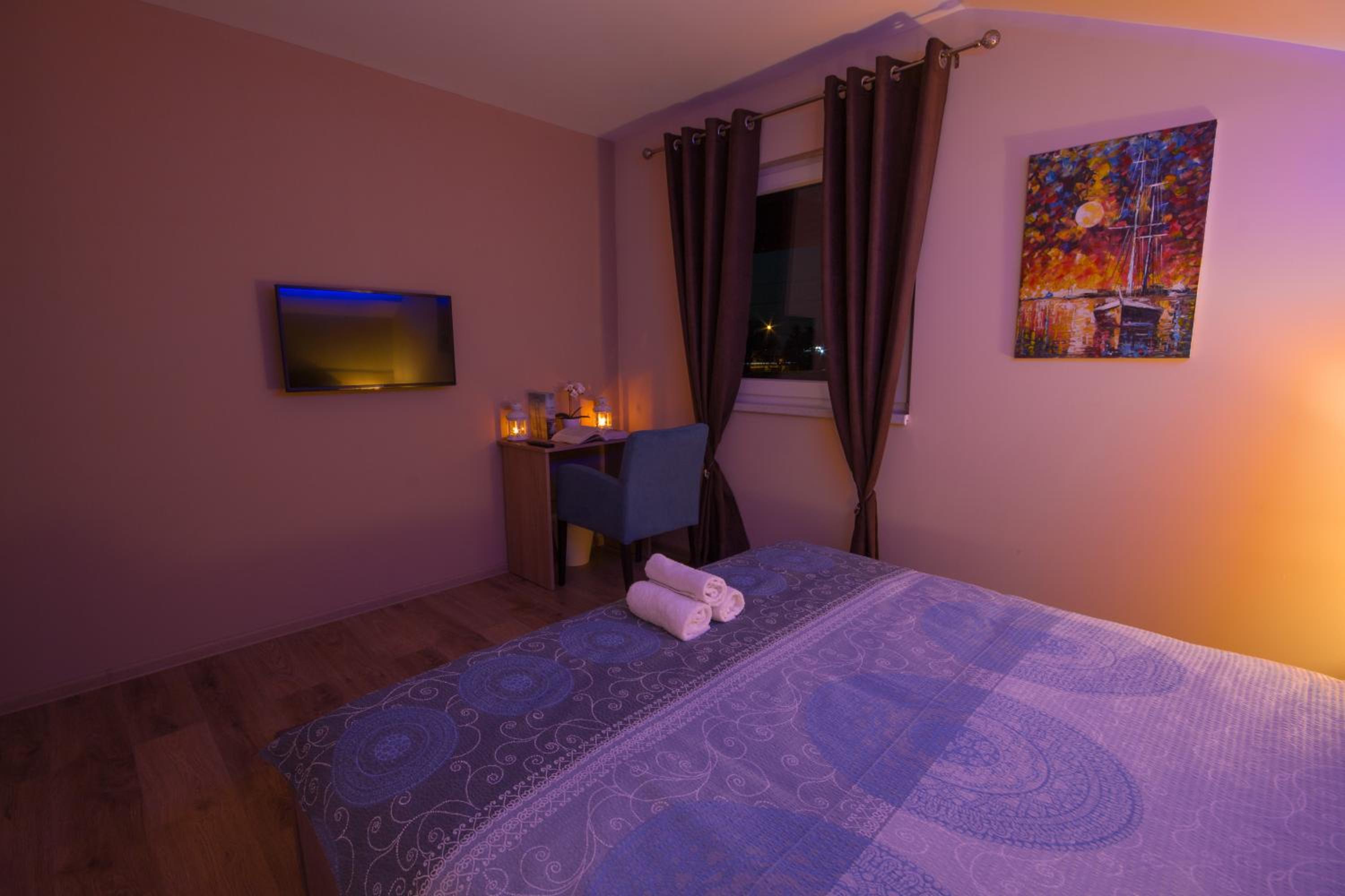 Double Room with Private Bathroom photo 2