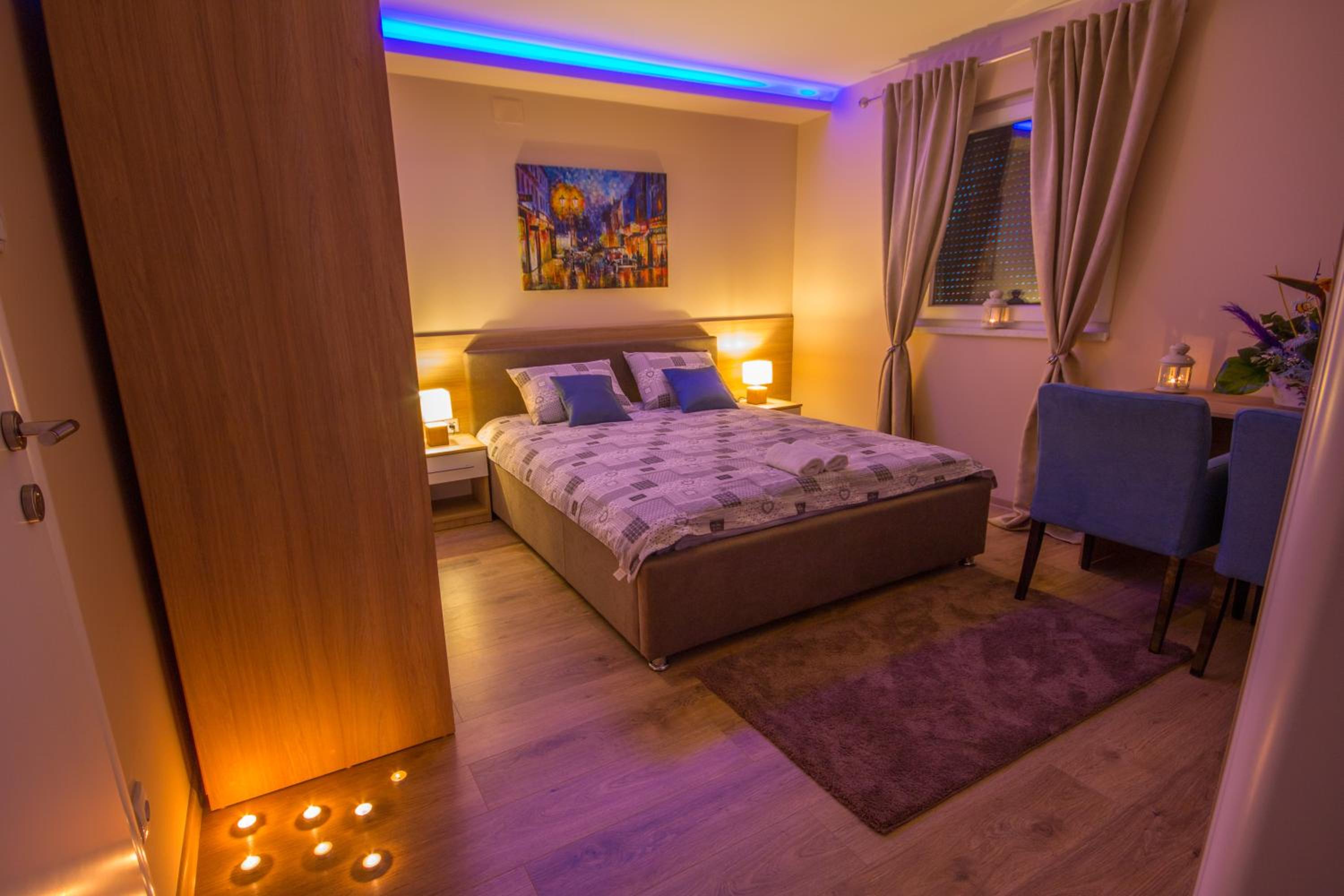 Deluxe Family Room photo 1