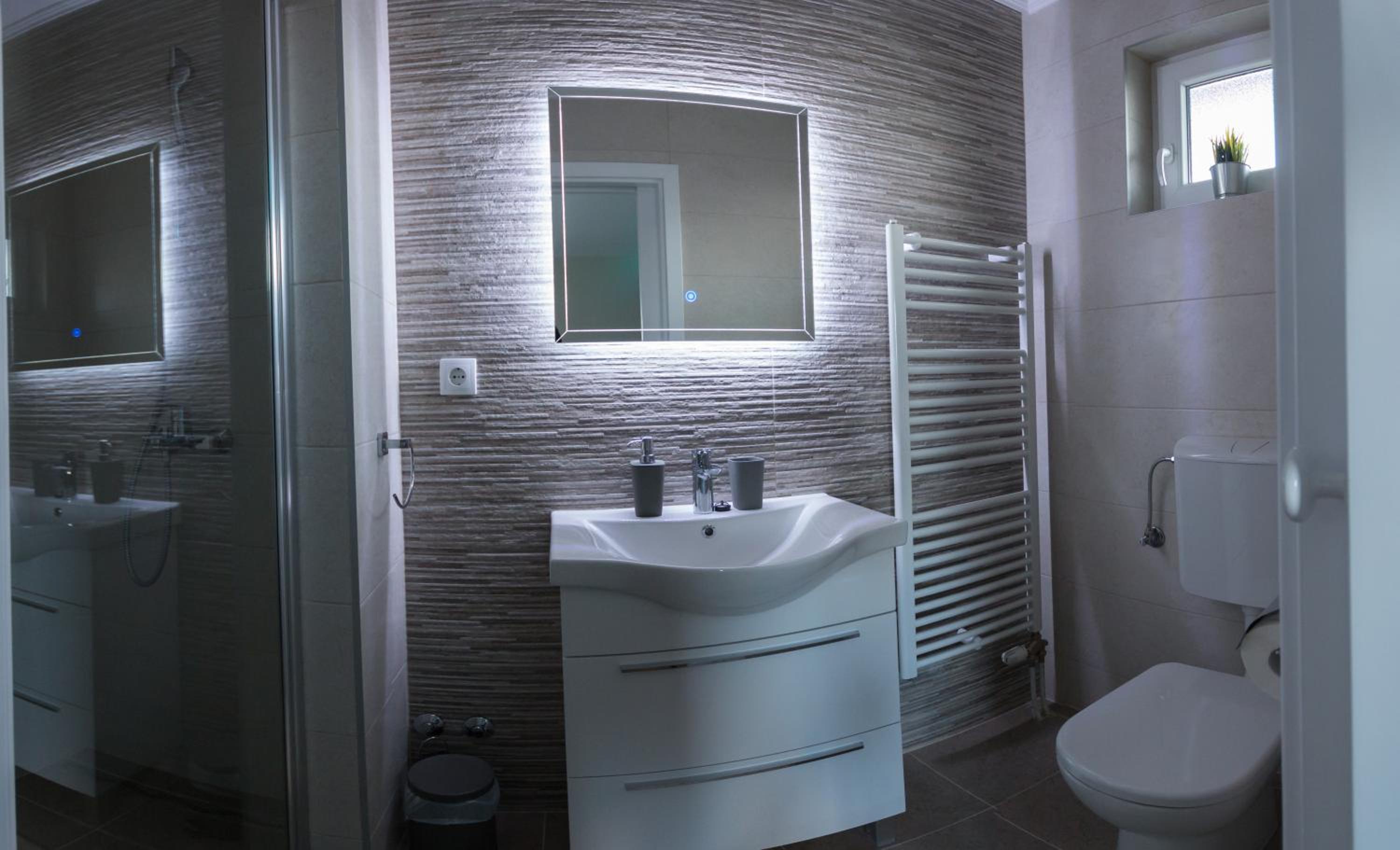 Double Room with Private Bathroom photo 3