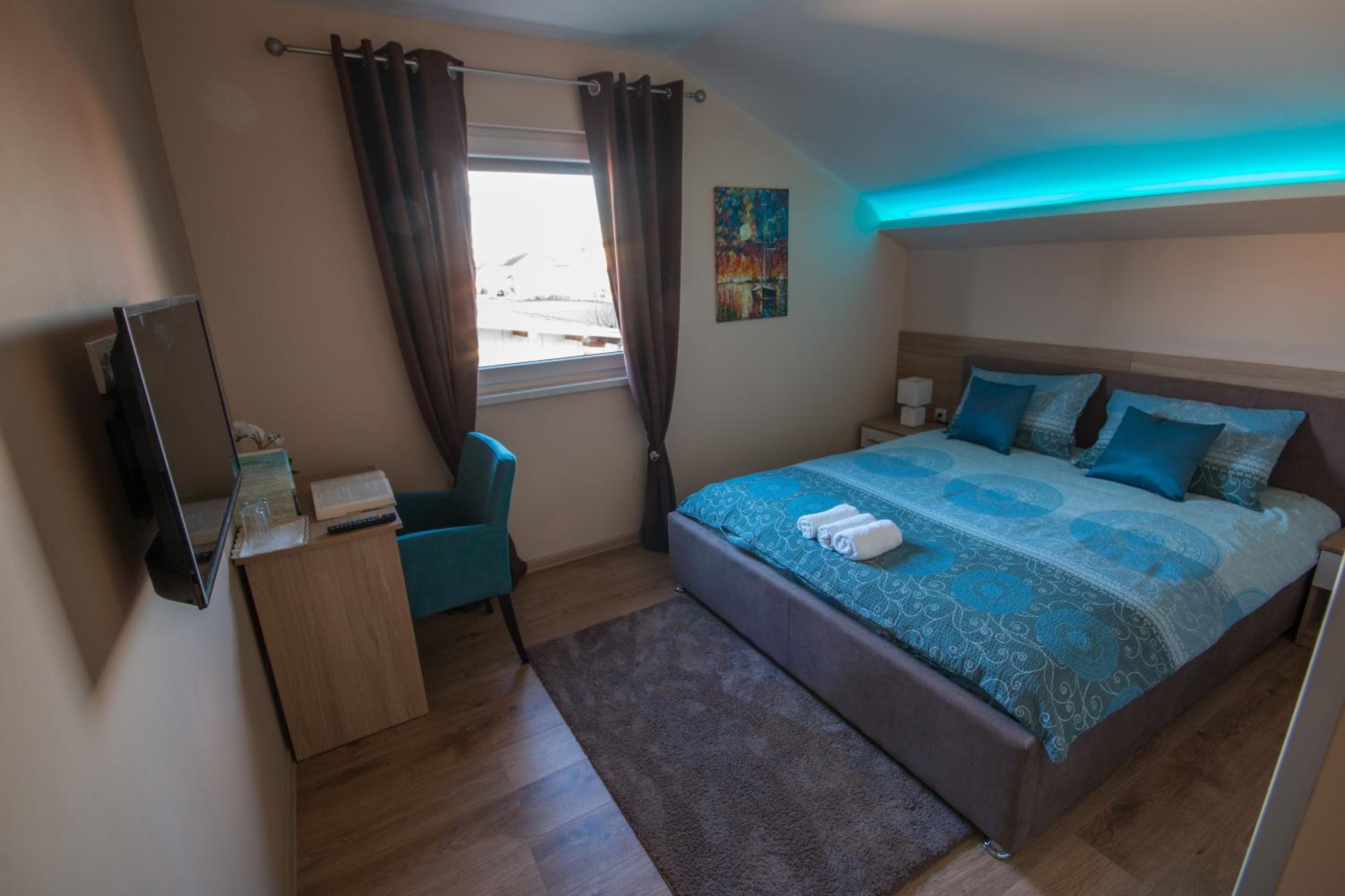 Double Room with Private Bathroom photo 1