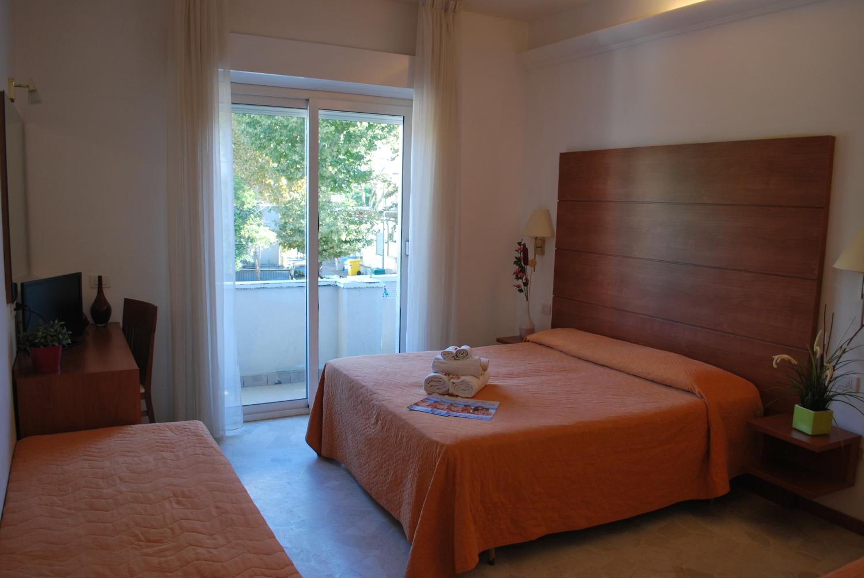 Superior Quadruple Room - Photo 5