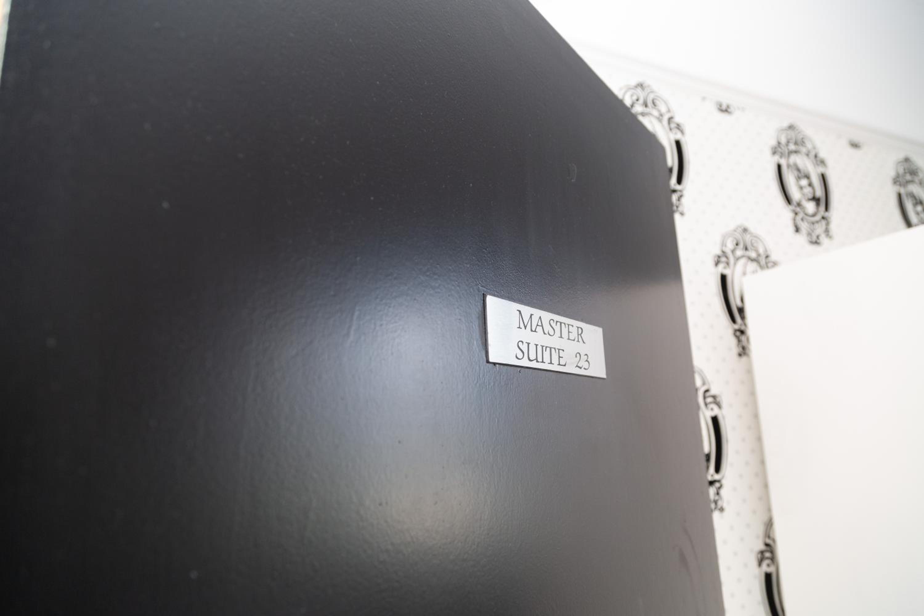 Double Room with Private Bathroom - Photo 12