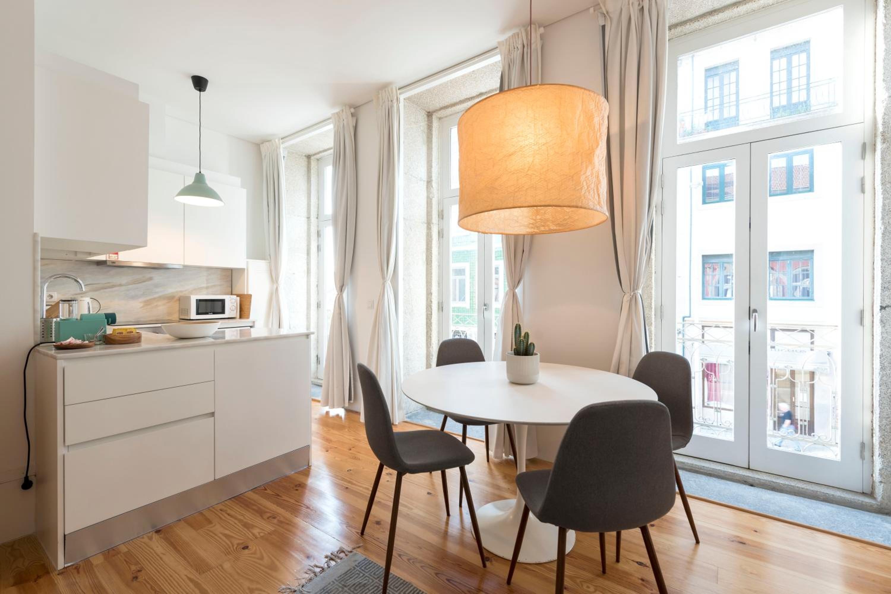 Apartment - Photo 2