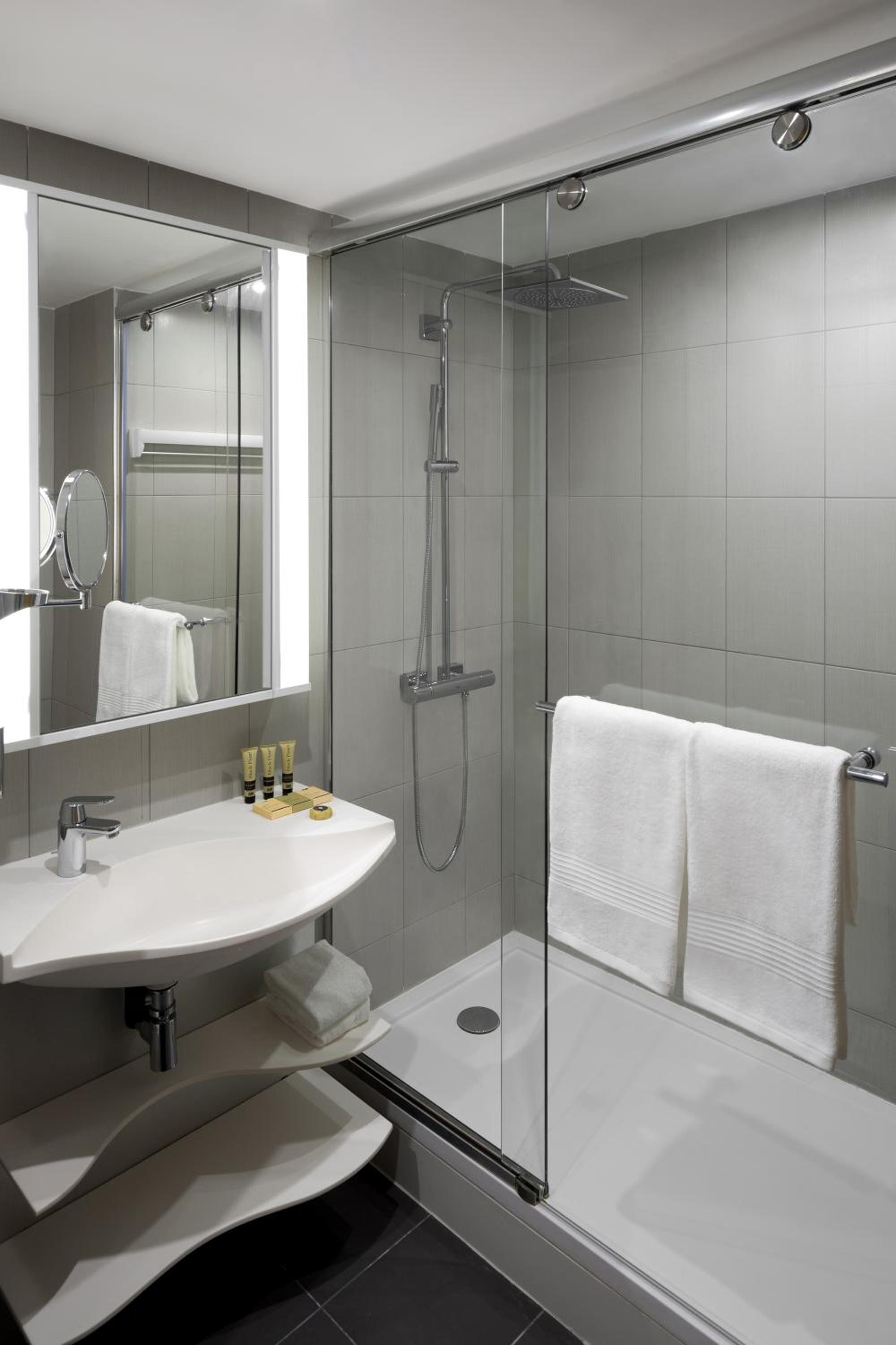 One-Bedroom Apartment - Photo 6