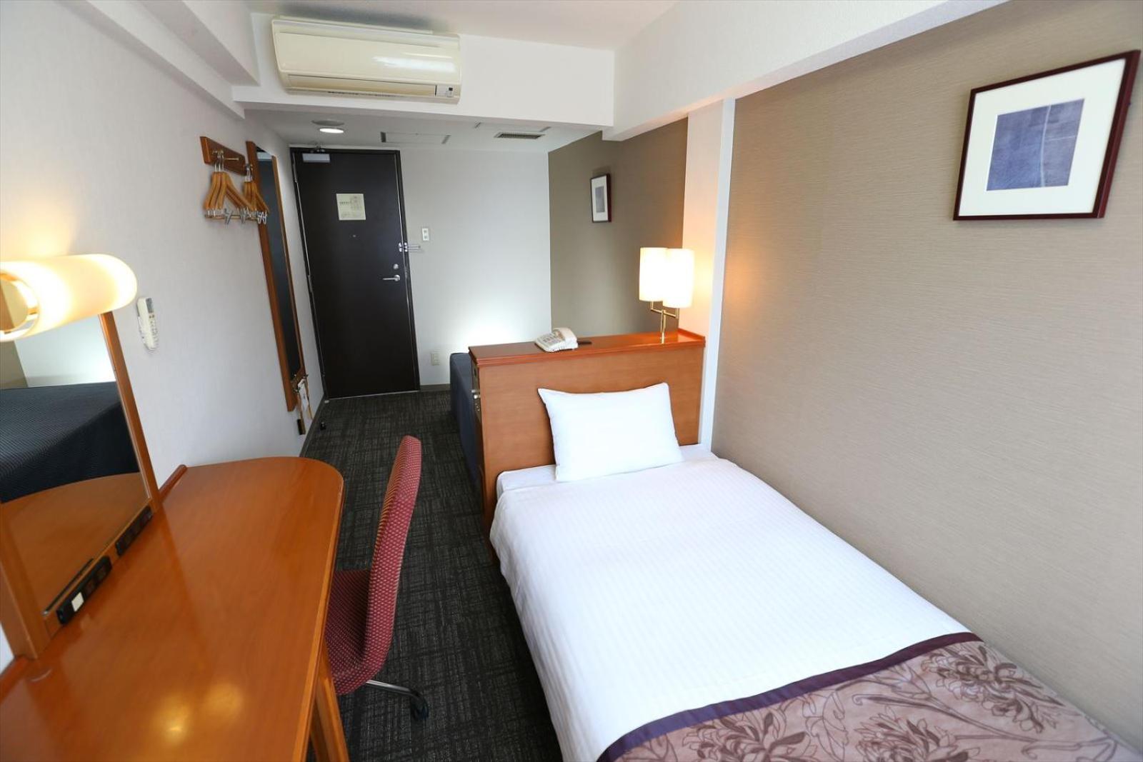 Twin Room With Shared Bathroom And Shared Toilet - Single Use - Non-Smoking