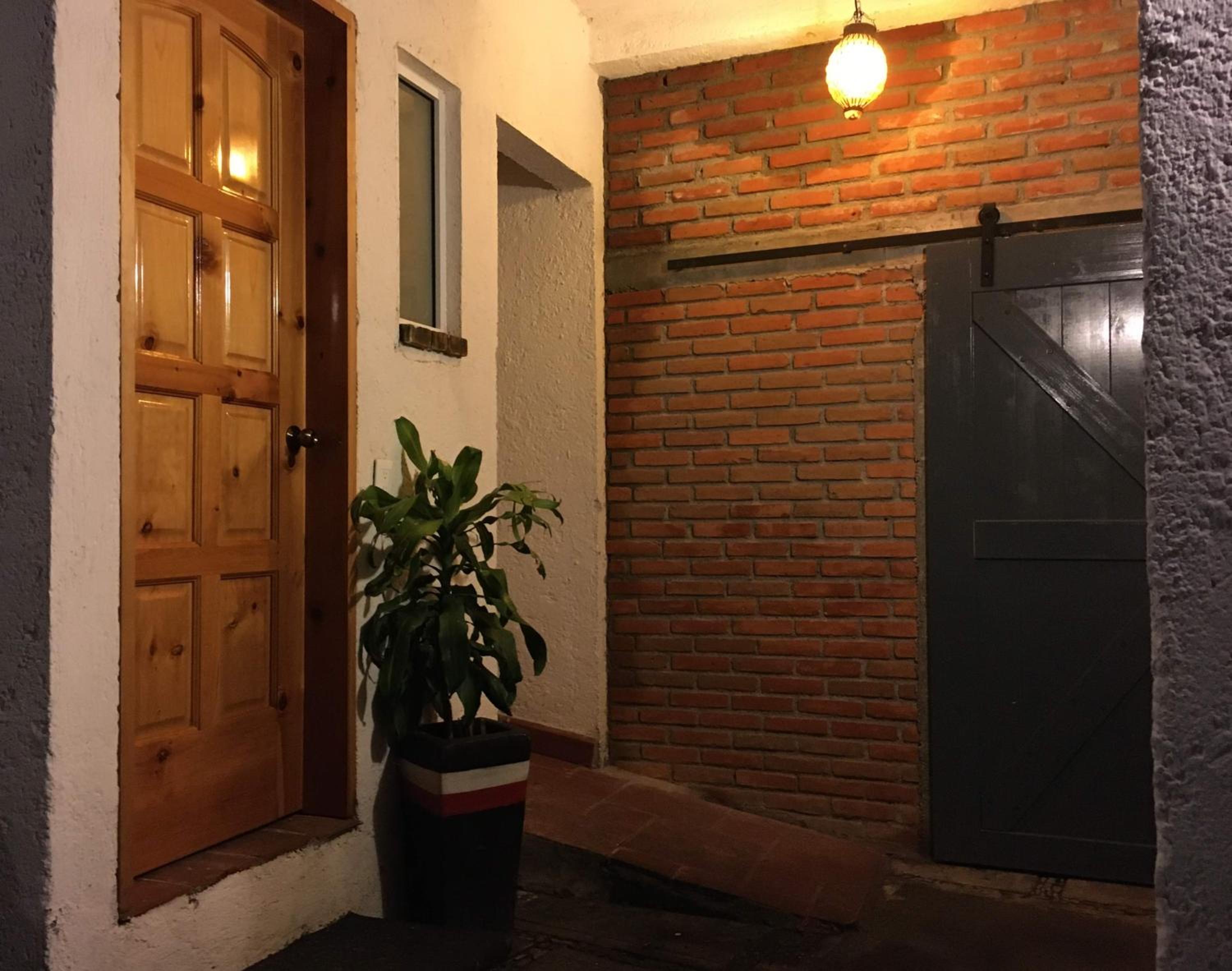 Deluxe Queen Room - Photo 14