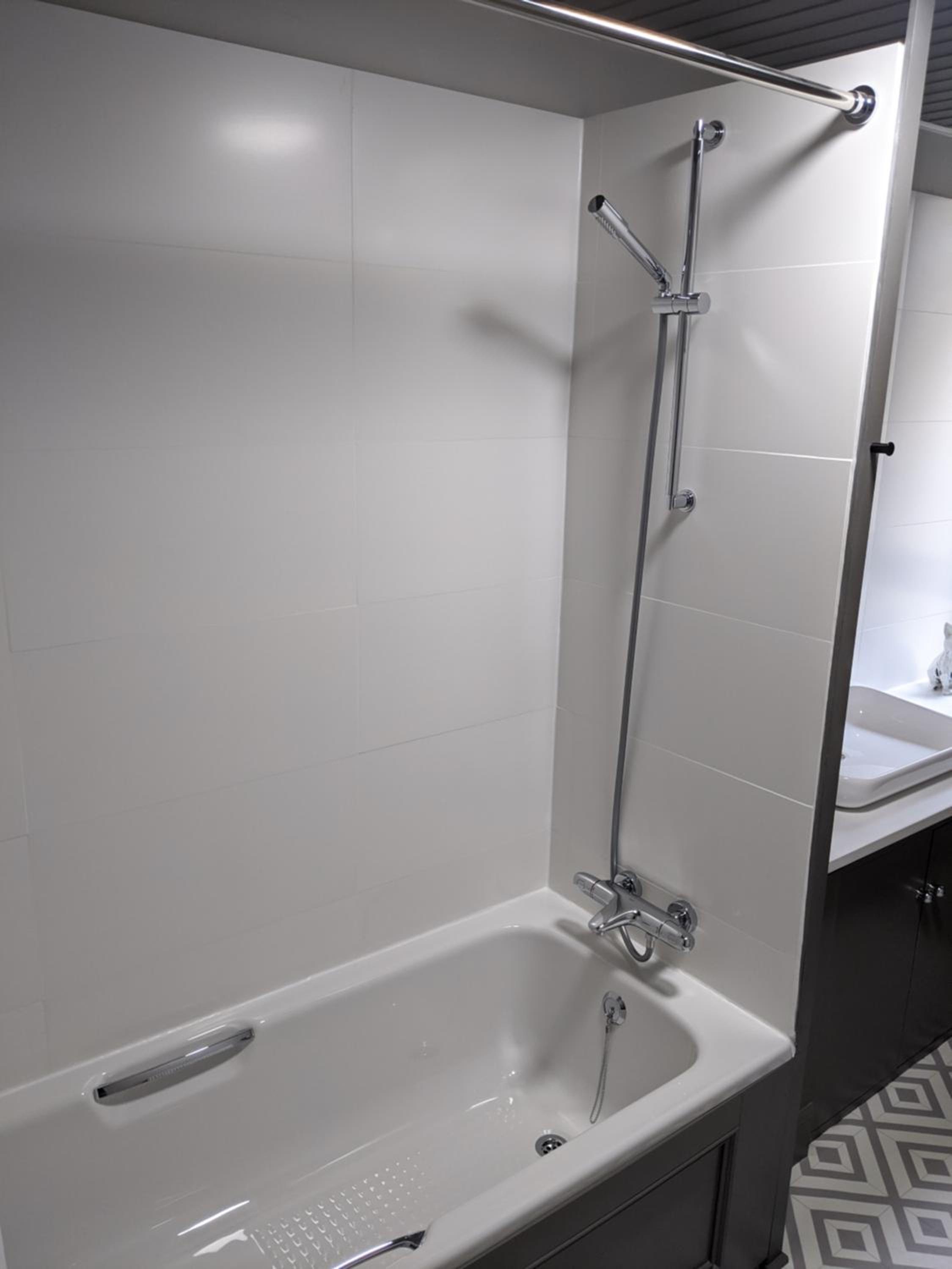 Two-Bedroom Apartment - Photo 10