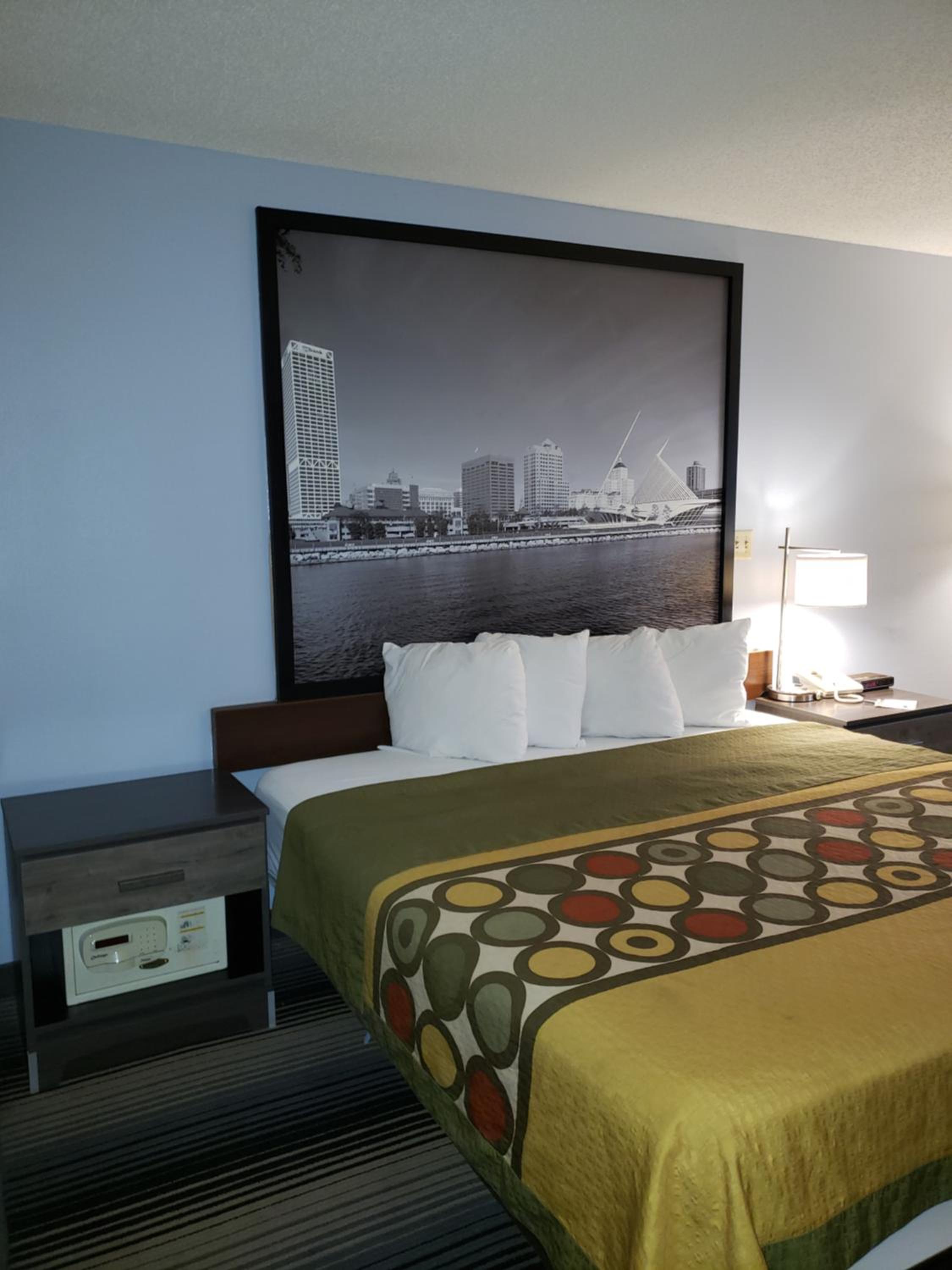 King Room - Mobility Access/Non-Smoking - Photo 5
