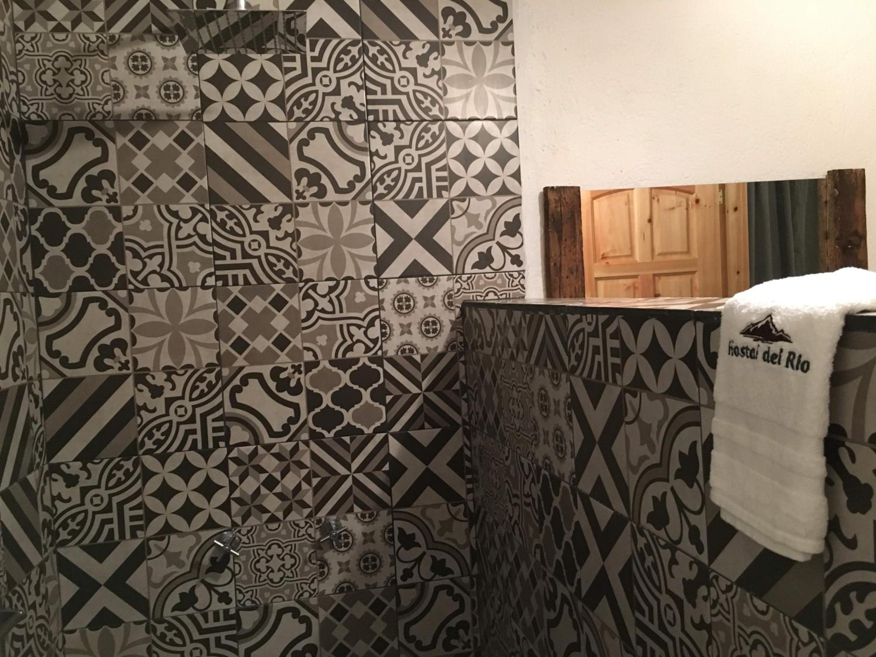 Deluxe King Room - Photo 5