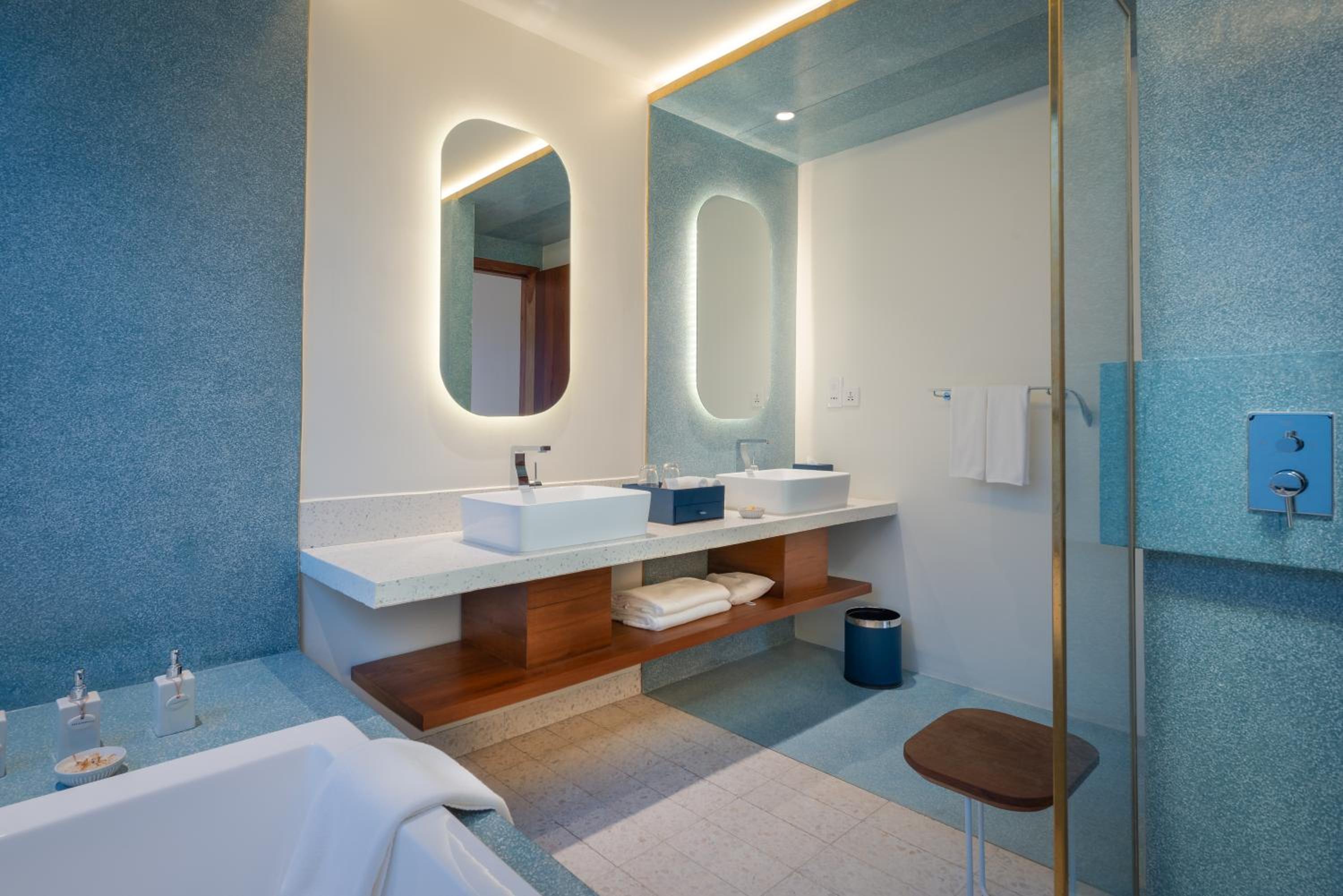 Deluxe Plus Double Room - Photo 8