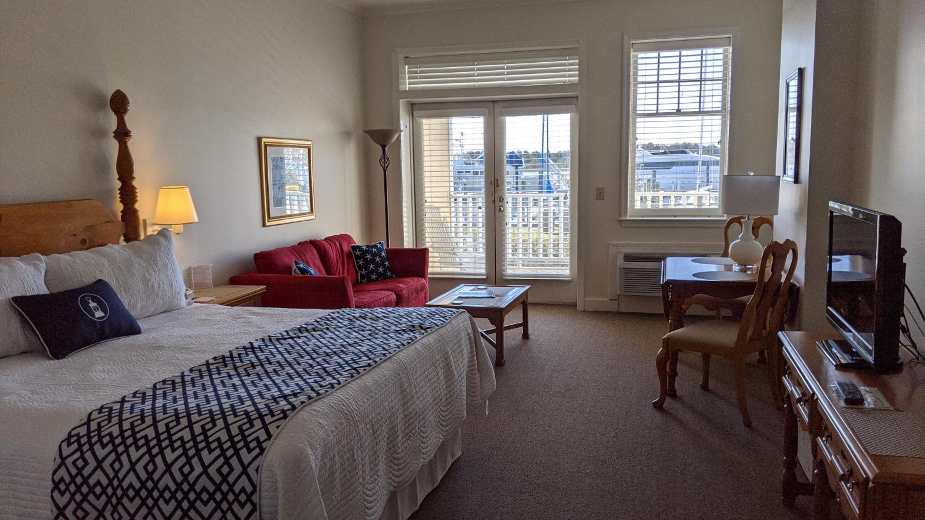 Junior Suite with Balcony photo 1