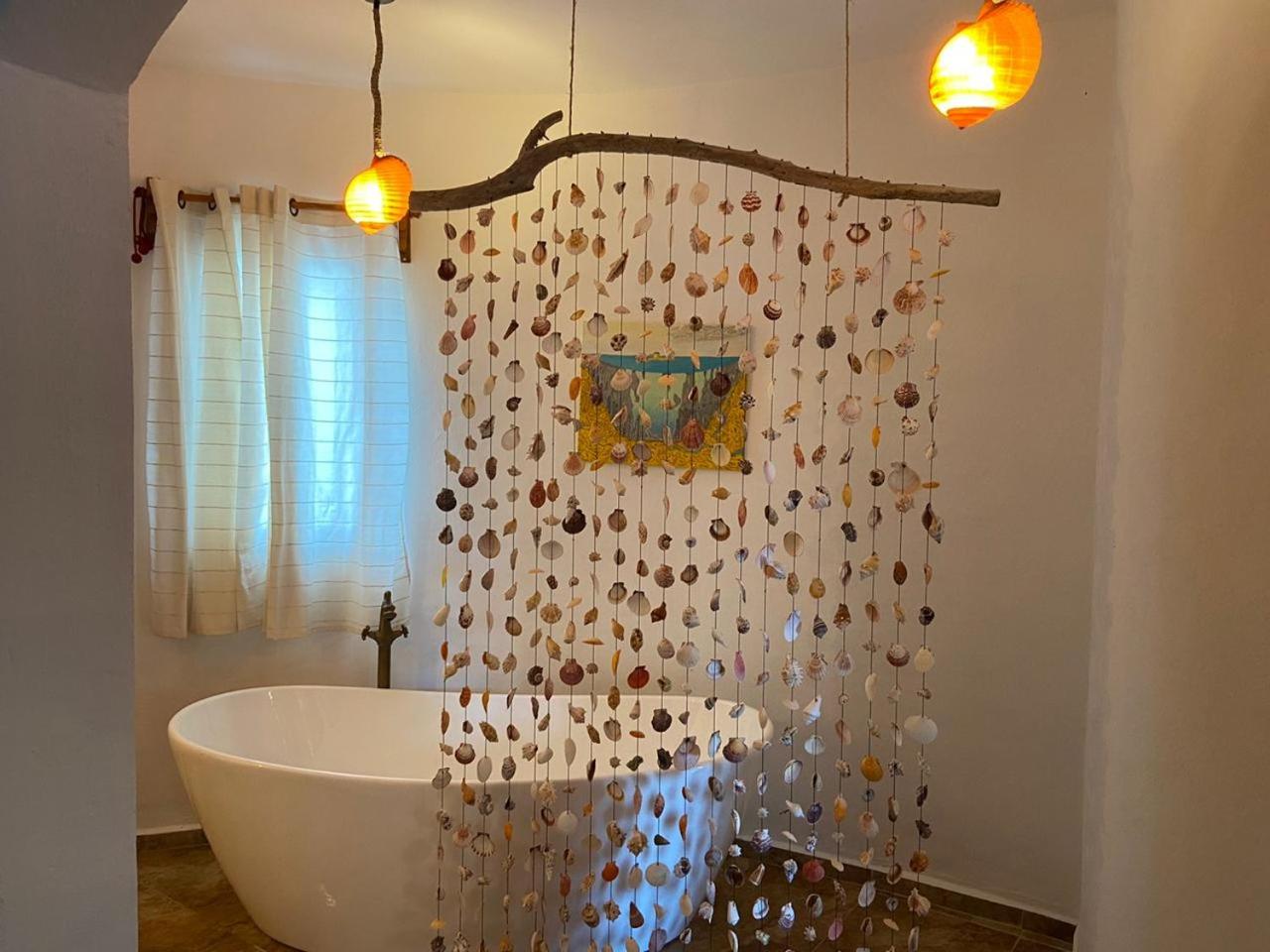 Deluxe Queen Suite - Photo 12