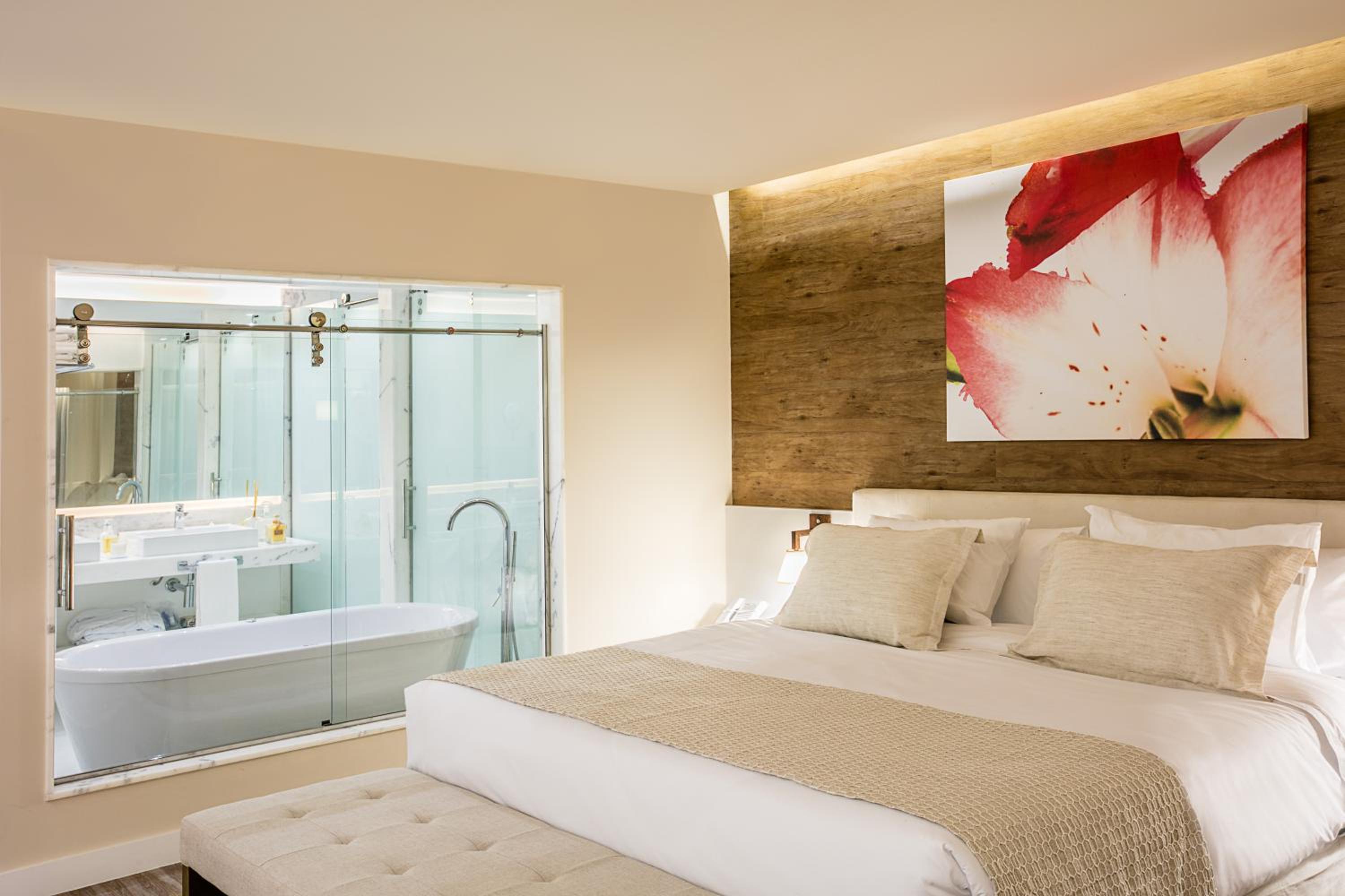 Deluxe King Room with Whirlpool