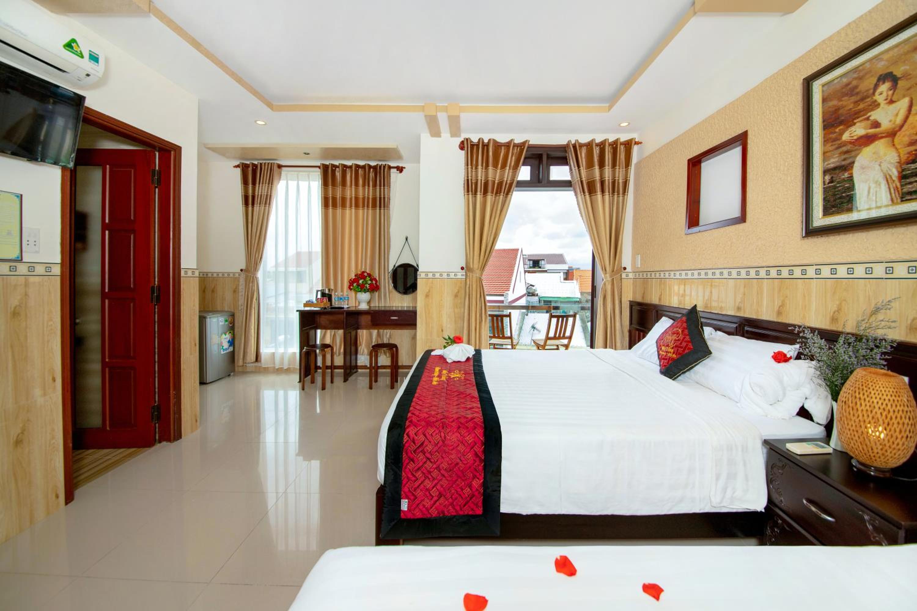 Triple Room with Balcony