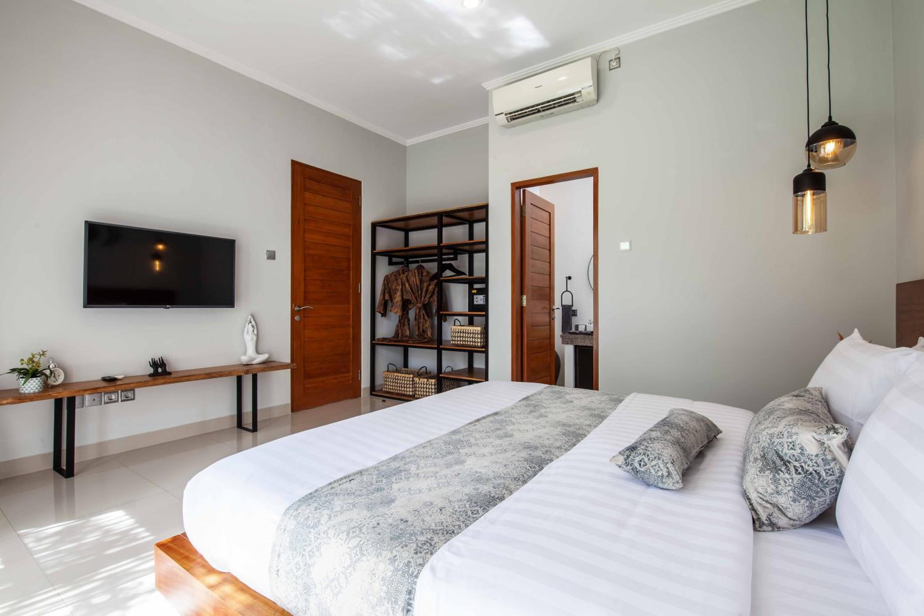 Two-Bedroom Villa - Photo 13