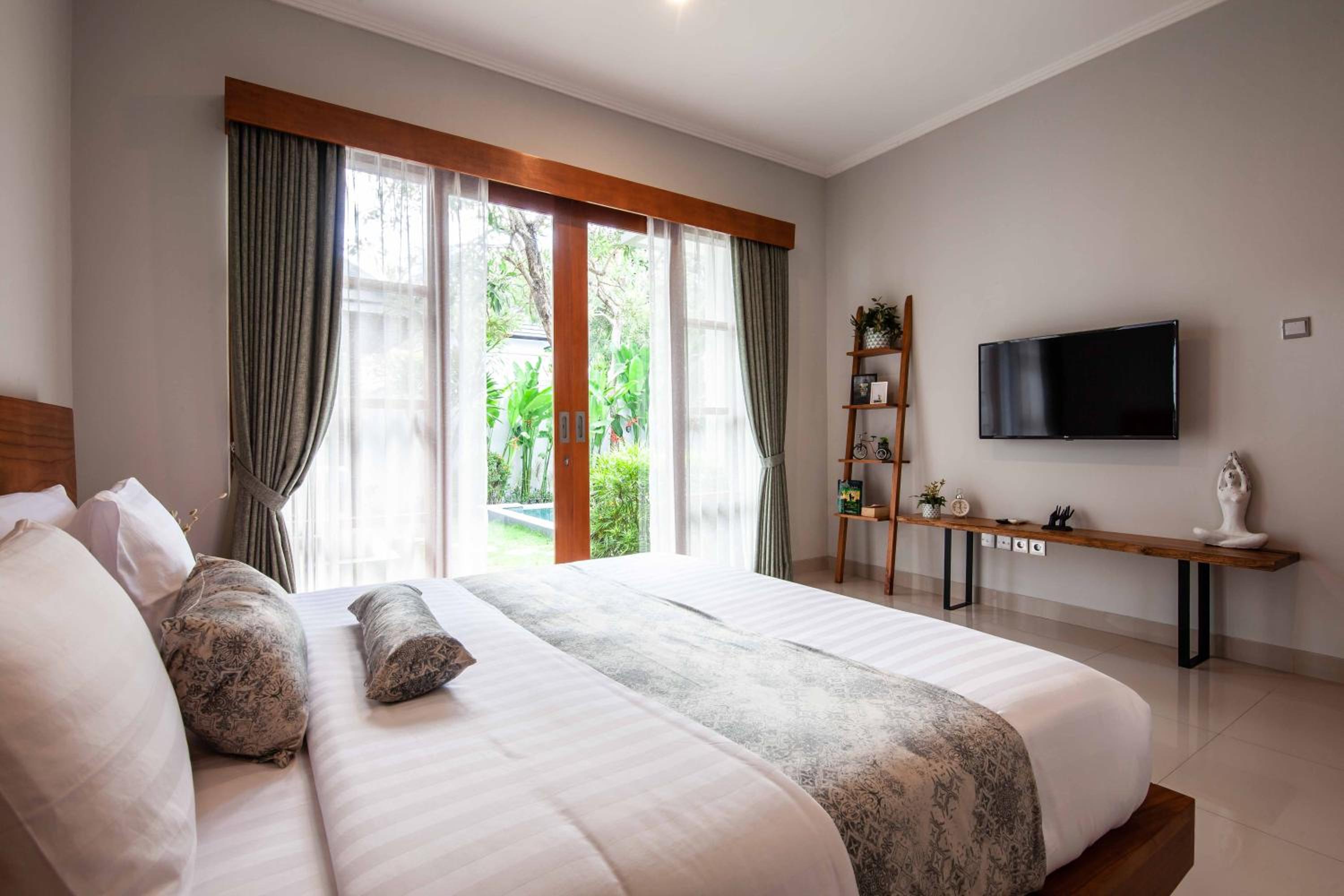 Two-Bedroom Villa - Photo 12