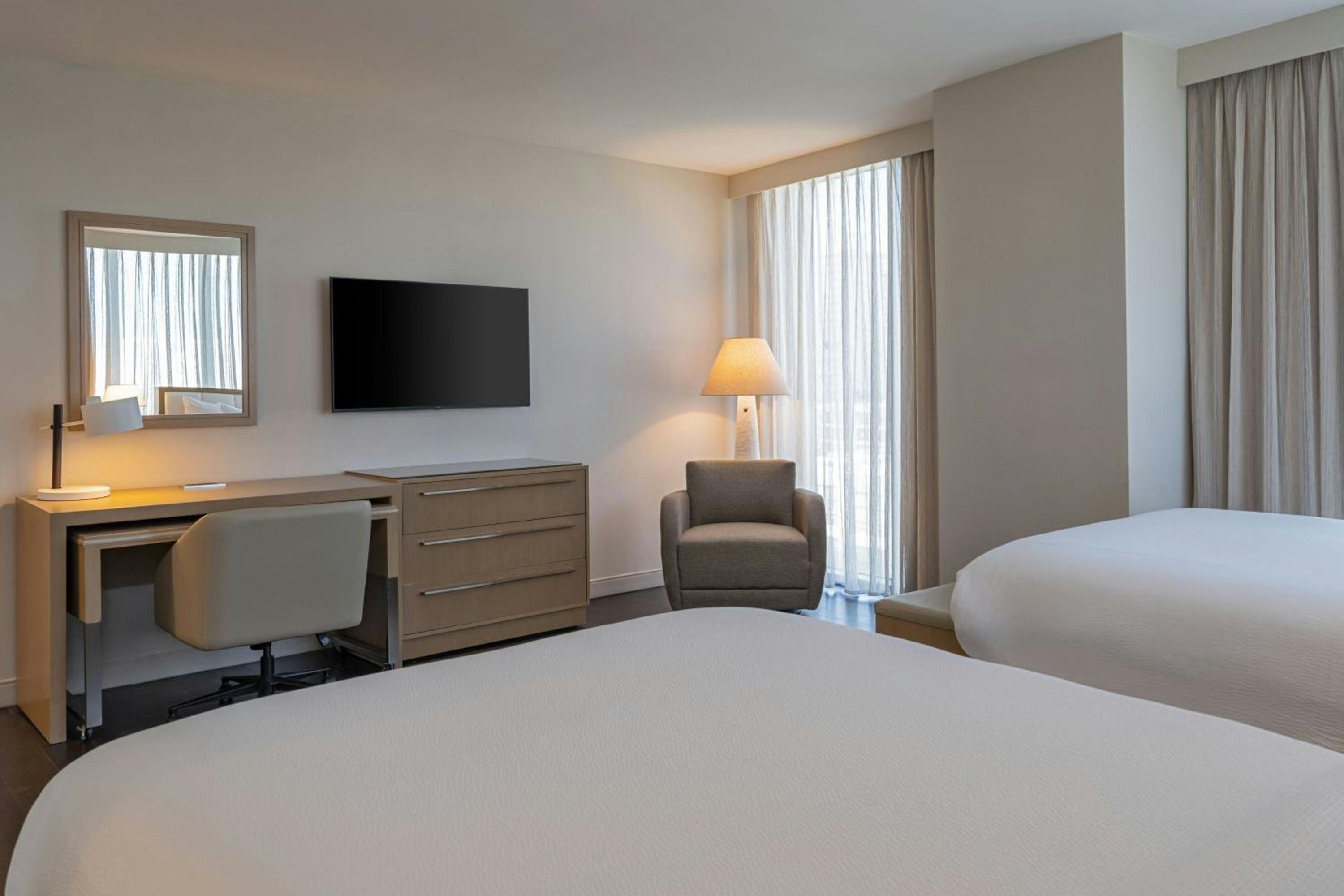 Studio with Two Queen Beds and Balcony - Hearing Accessible