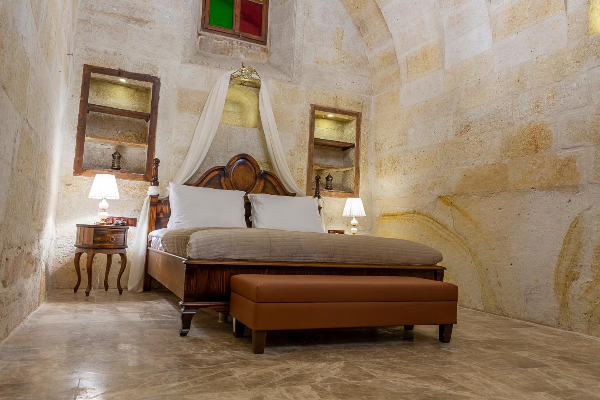 Superior Suite - Photo 26