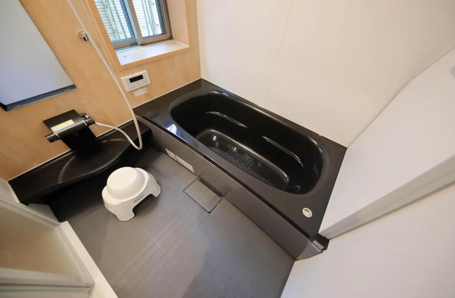 Deluxe Family Suite - Photo 6