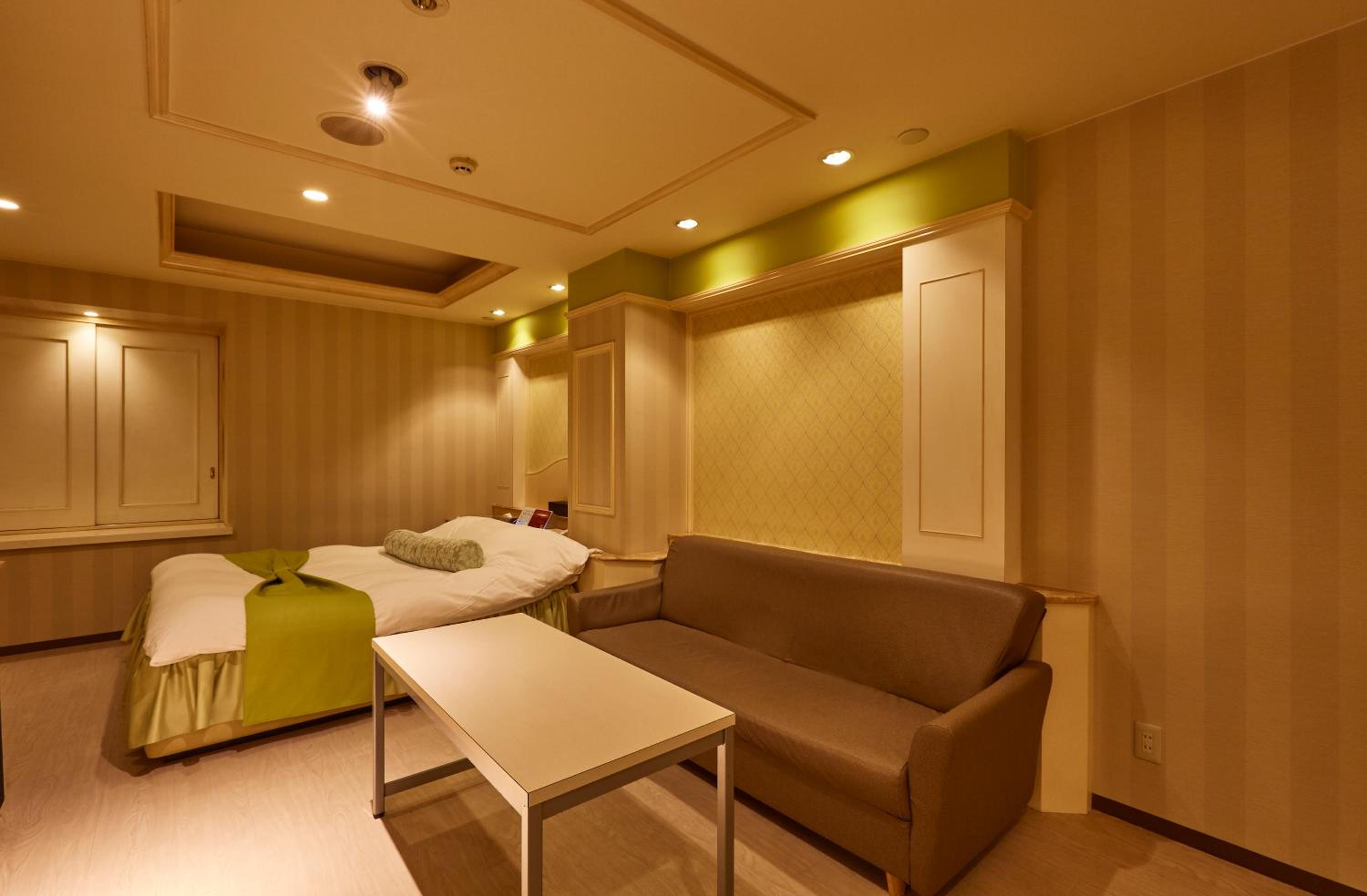Economy Double Room - Photo 7