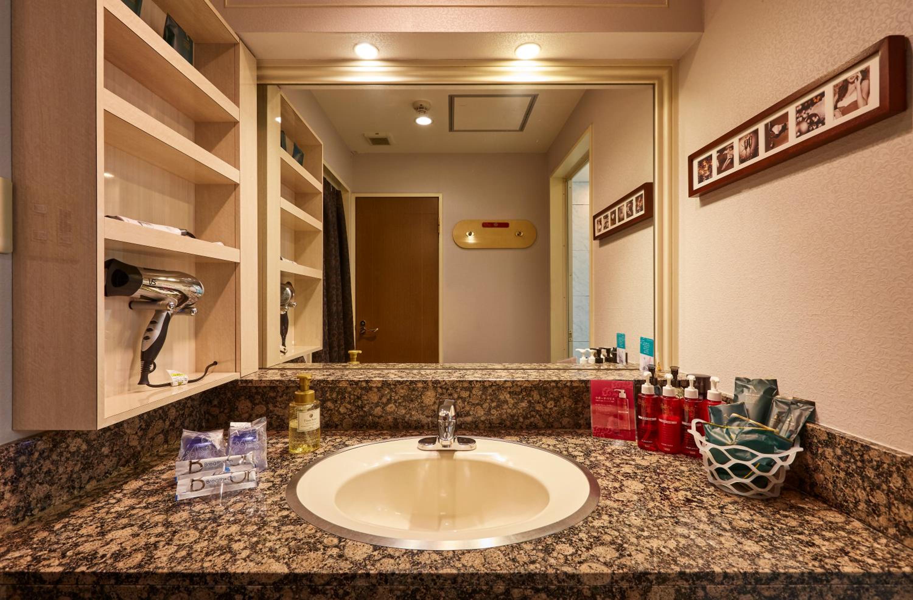 Standard King Room - Photo 2