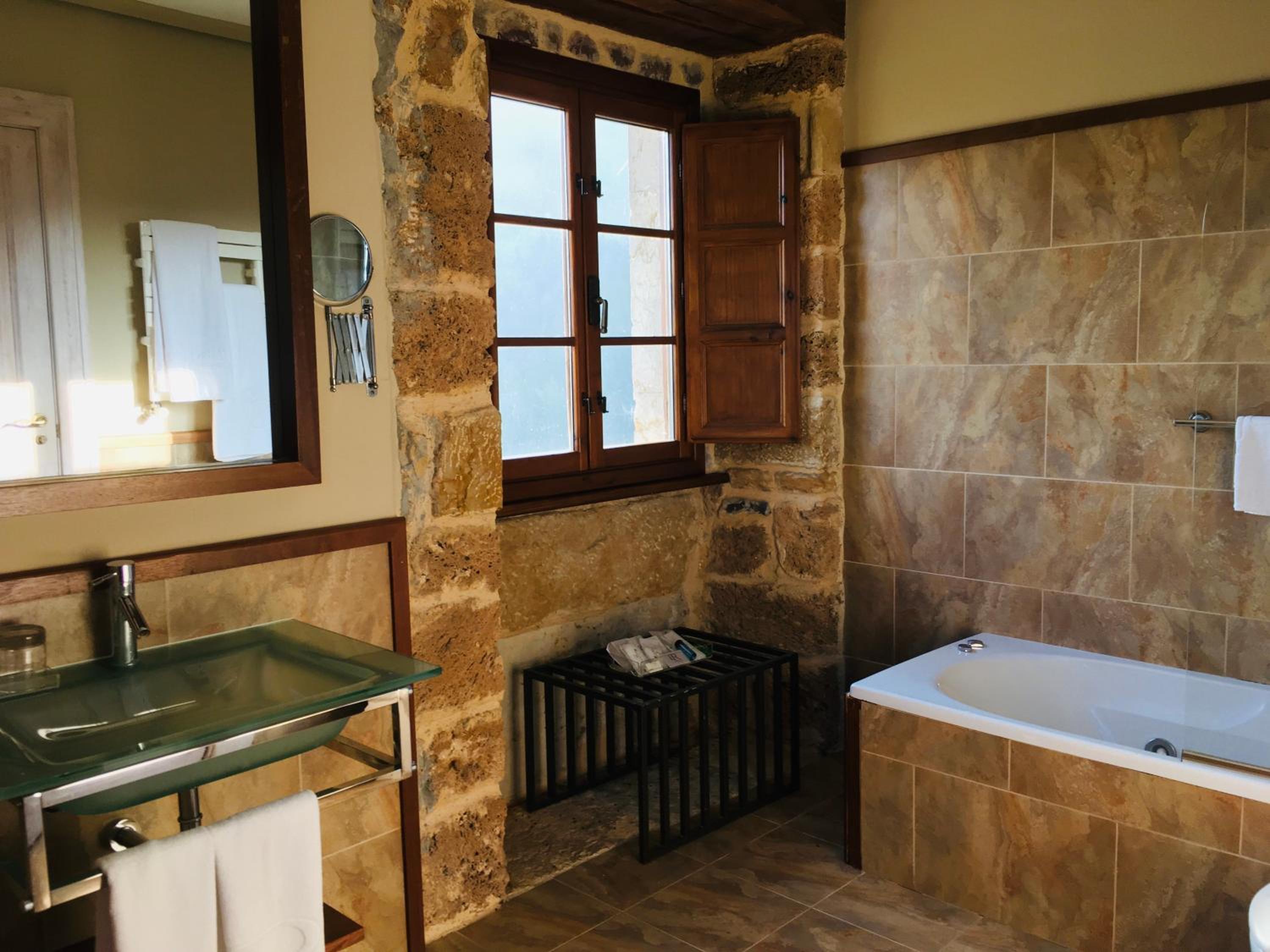 Superior Double or Twin Room with Mountain View - Photo 7