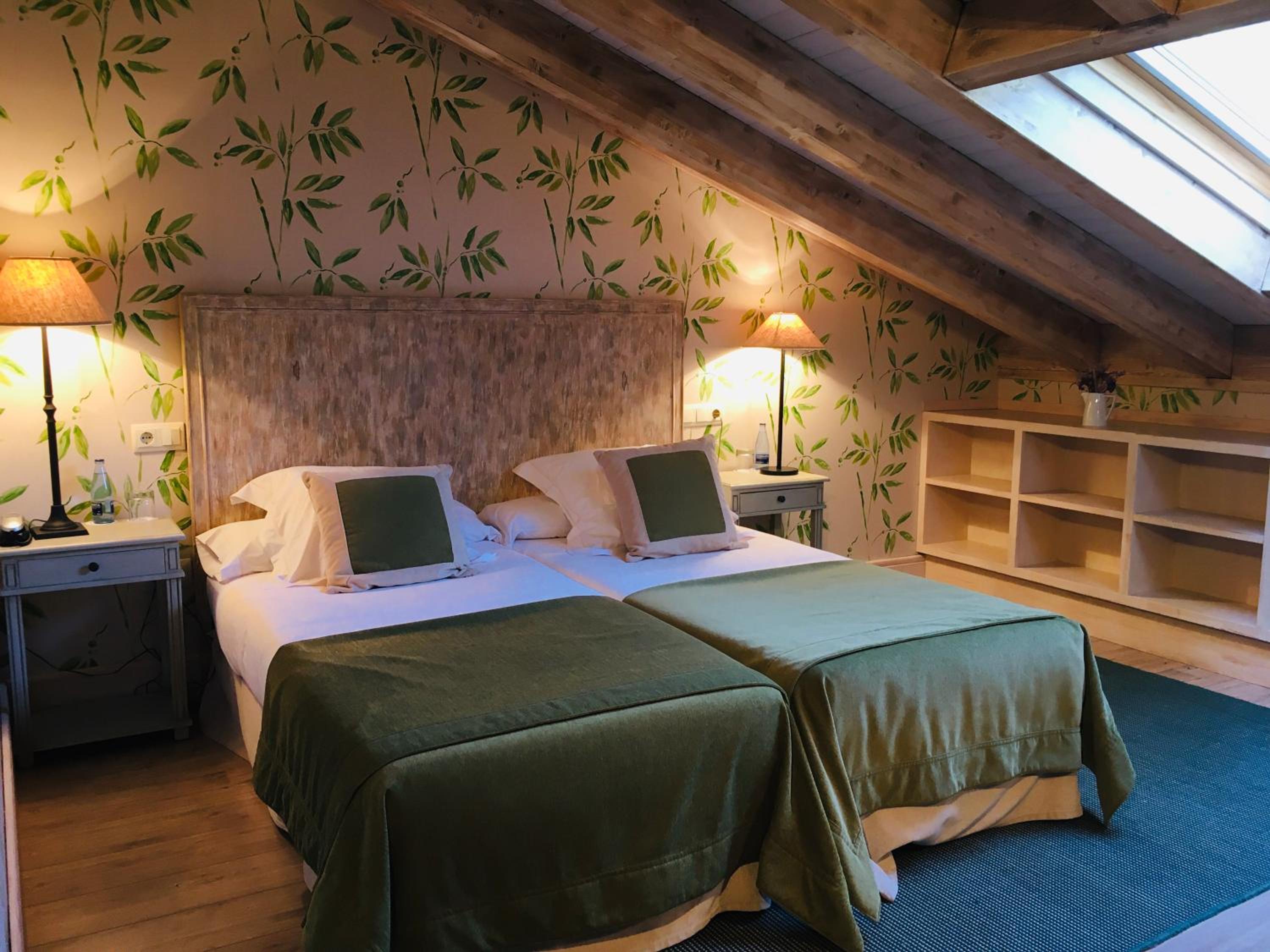 Standard Double Room - Photo 7