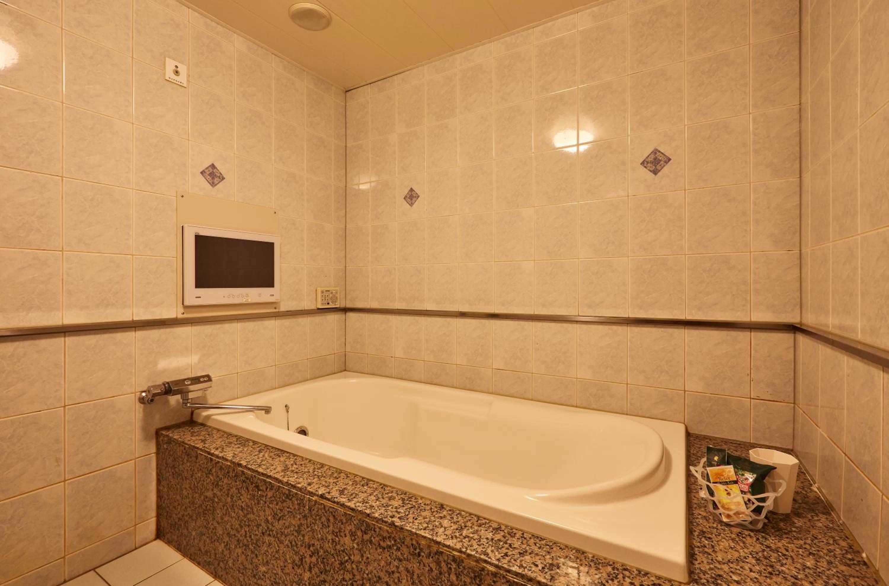 Superior King Room - Photo 9