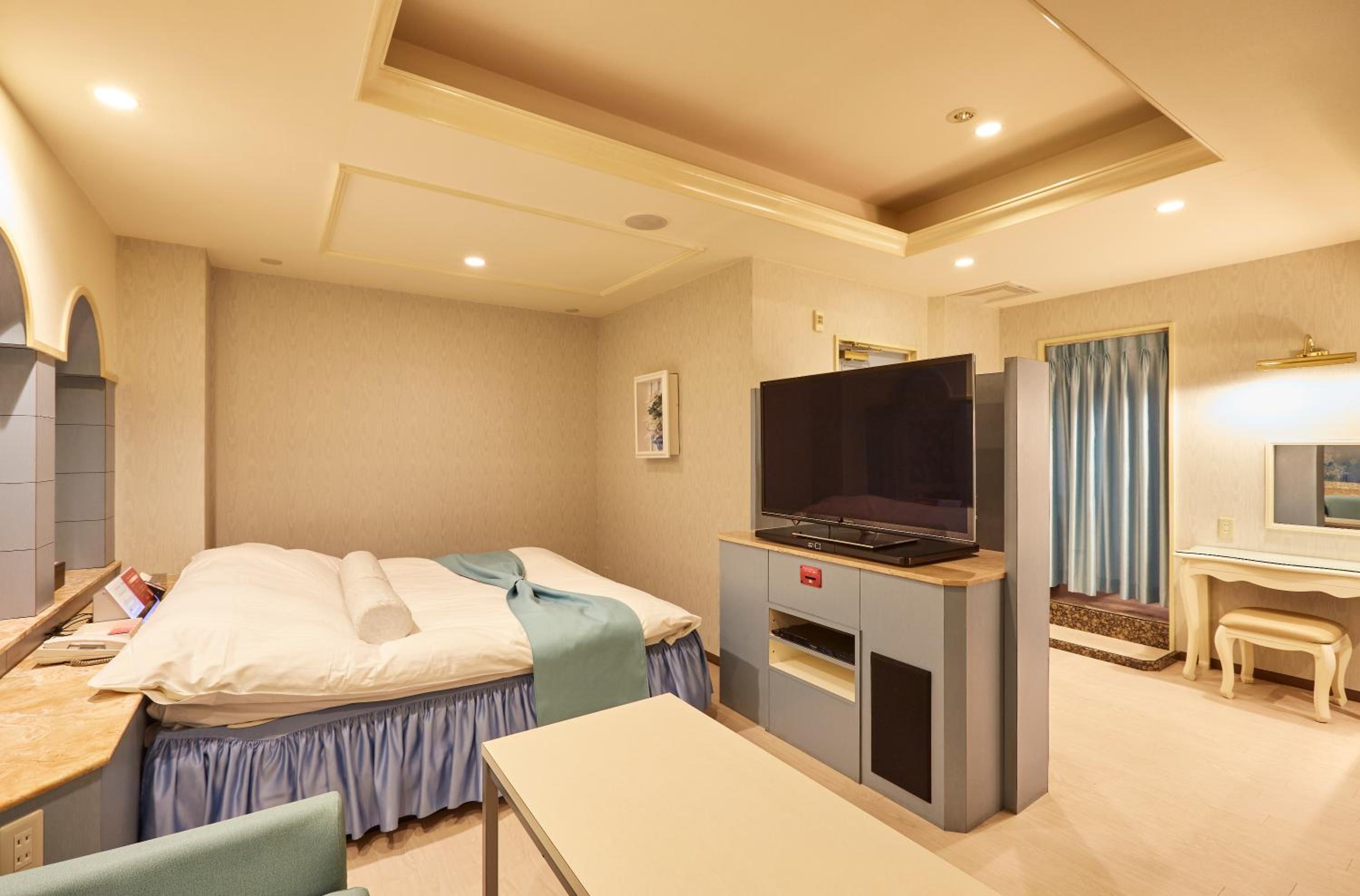 Superior King Room - Photo 7