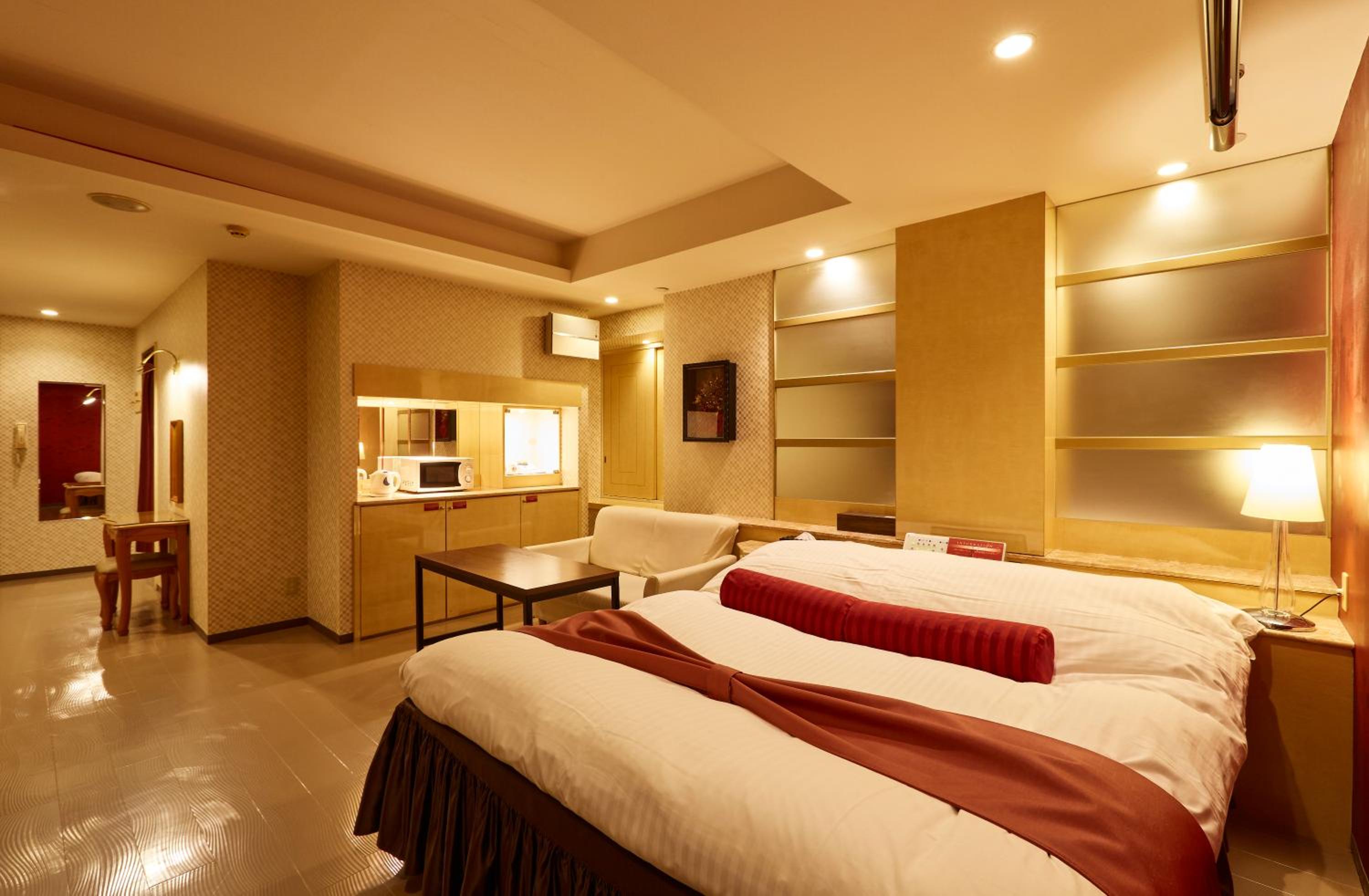 Superior King Room - Photo 8