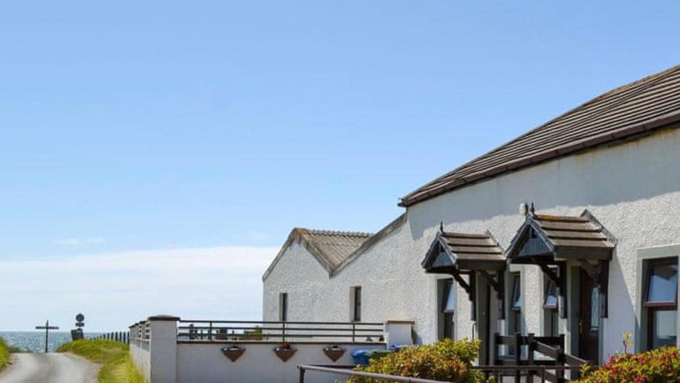 One-Bedroom House photo 2