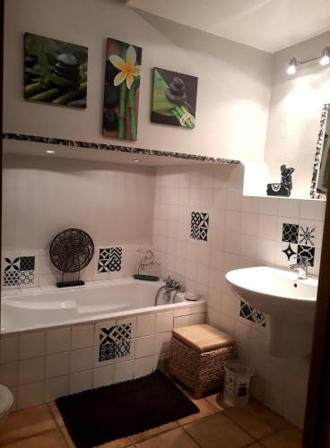 Deluxe Double or Twin Room photo 2