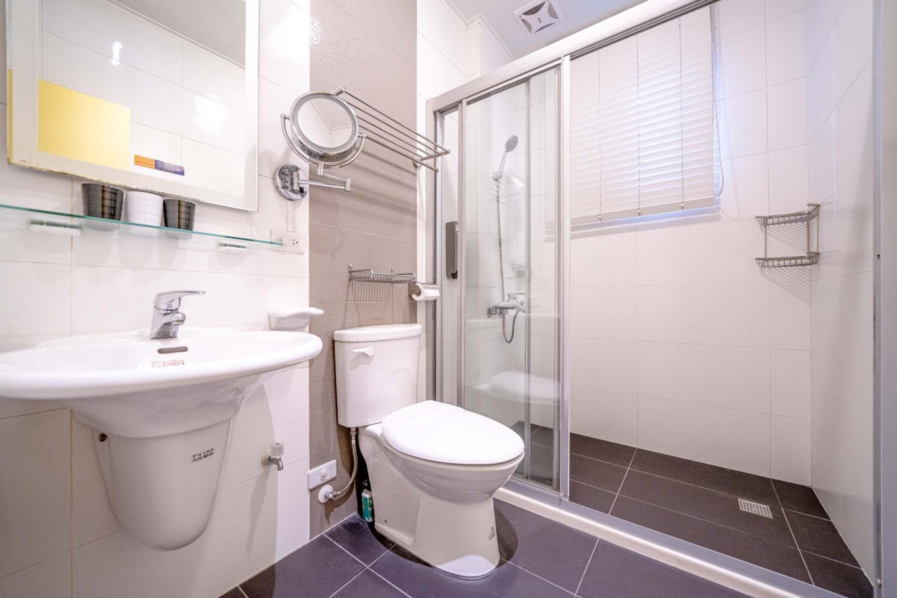 Triple Room with Private Bathroom photo 2
