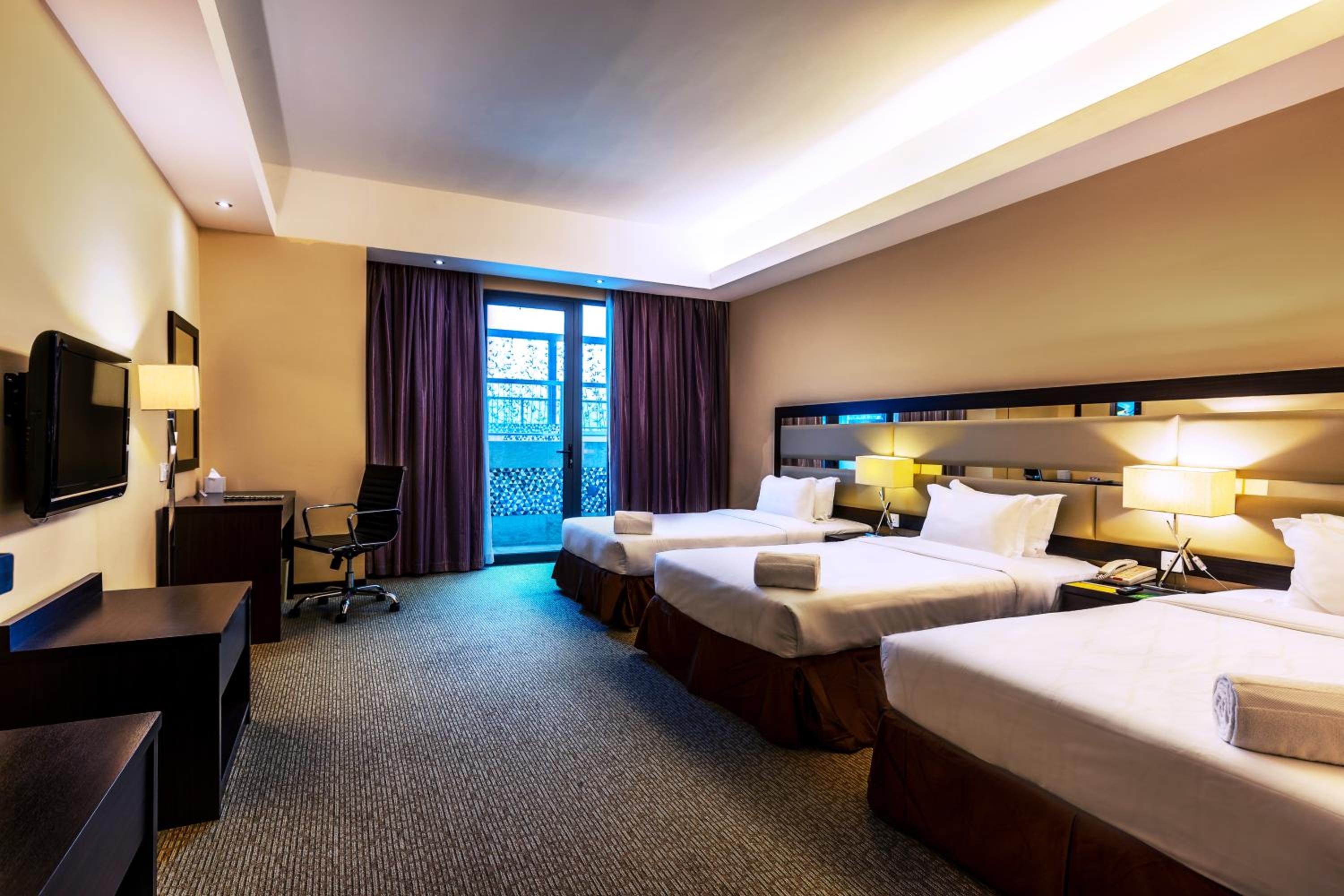 Triple Room with Pool Access