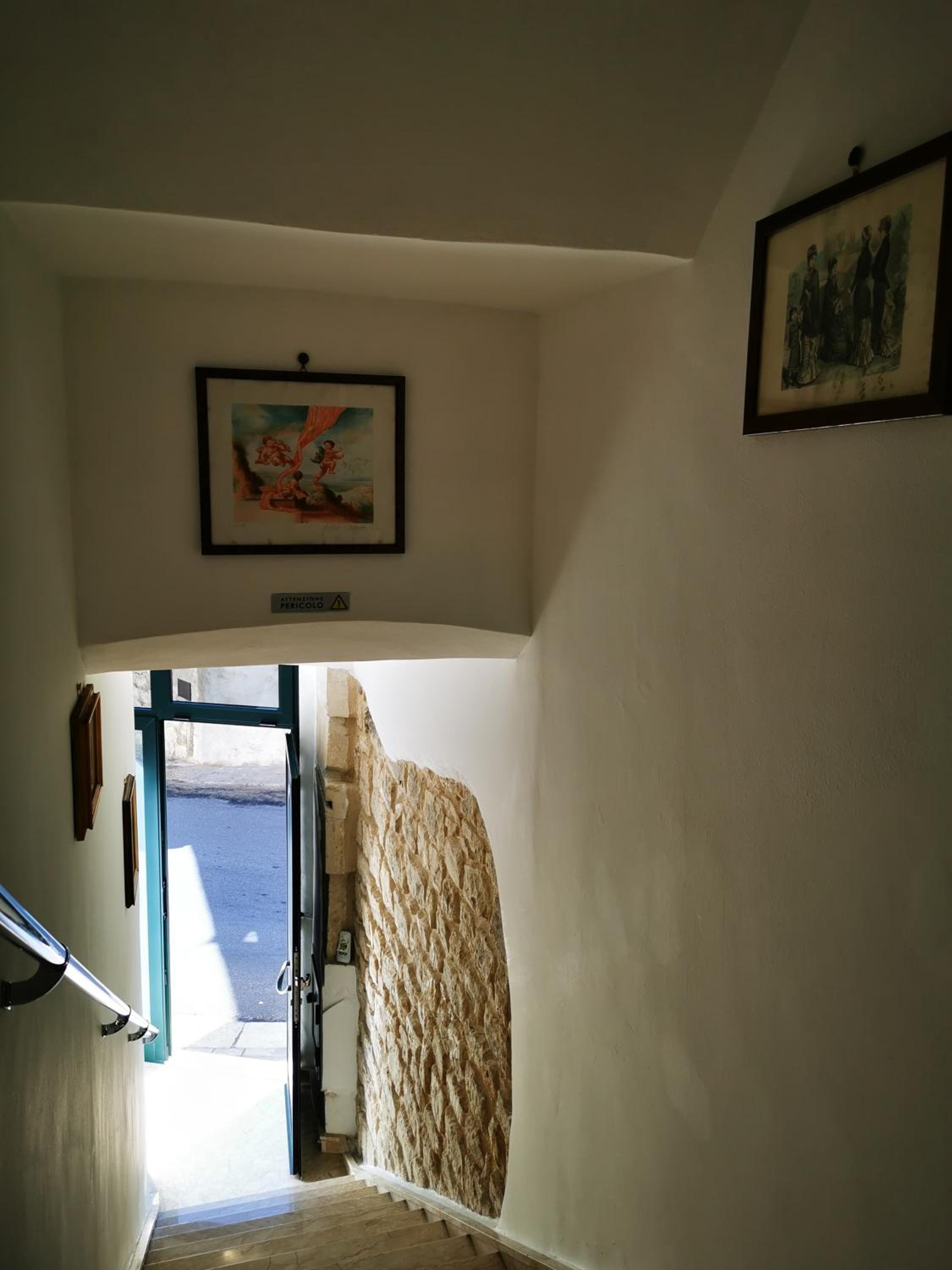 One-Bedroom Apartment - Photo 5