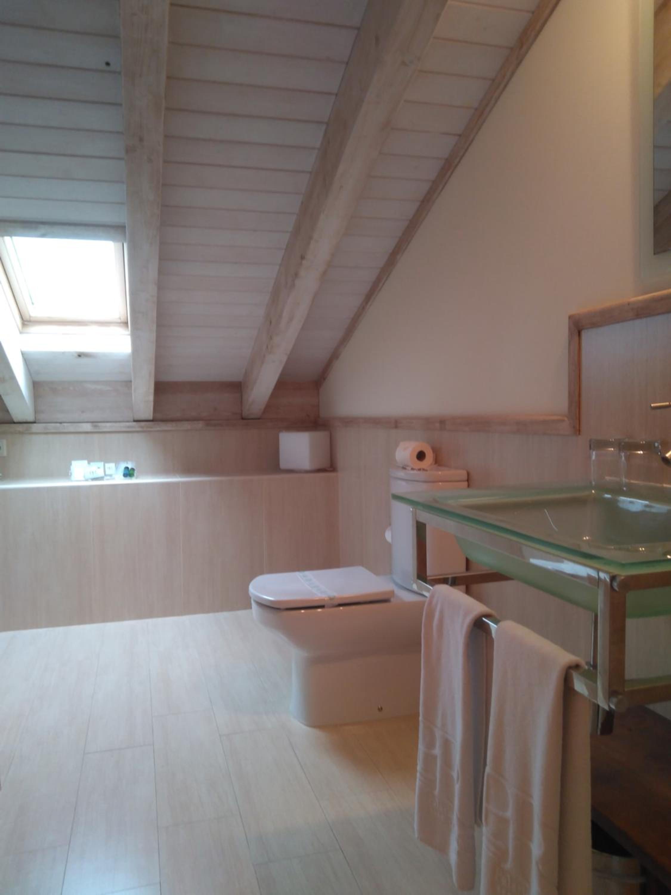 Standard Double Room - Photo 3