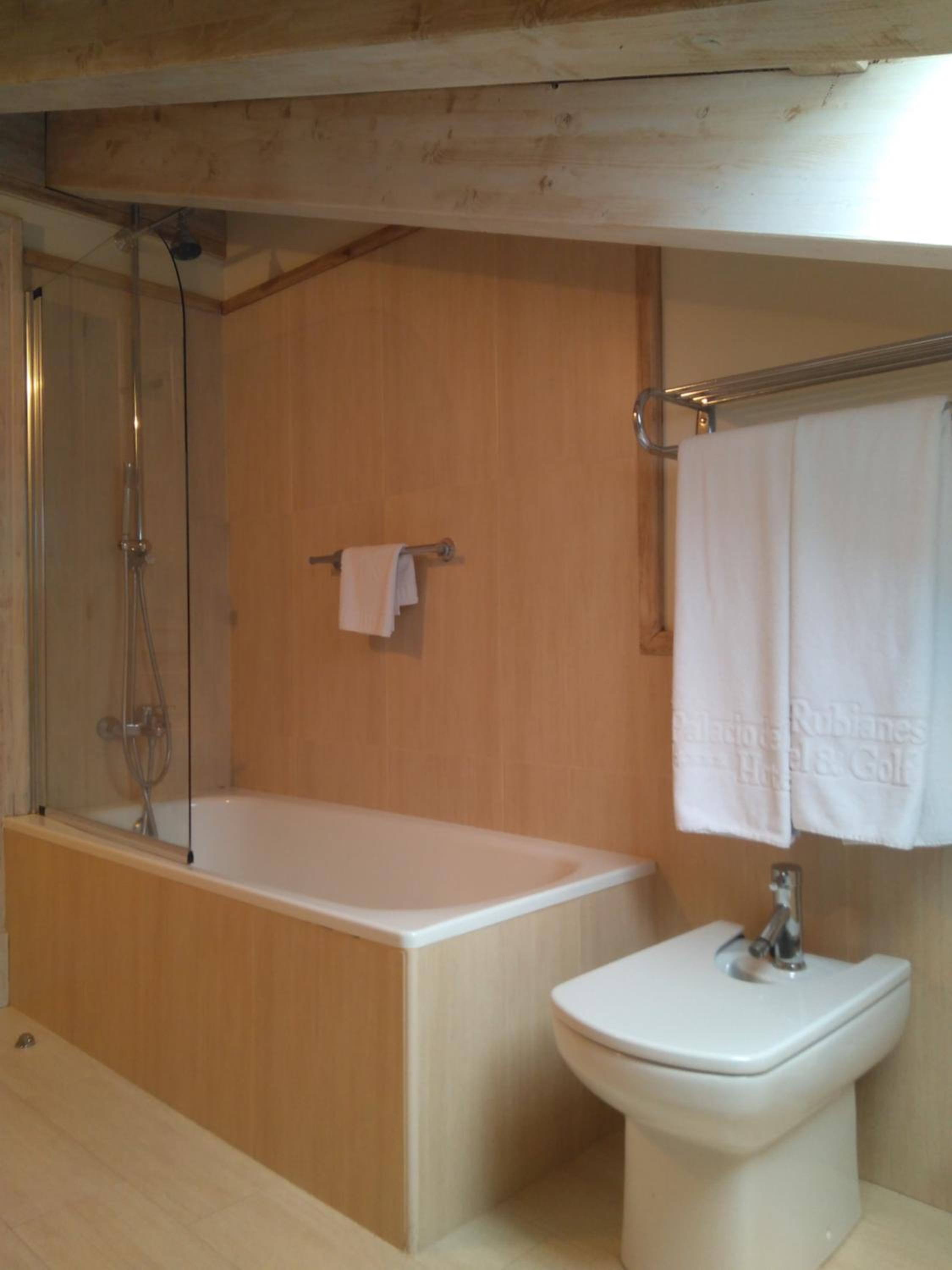 Standard Double Room - Photo 4