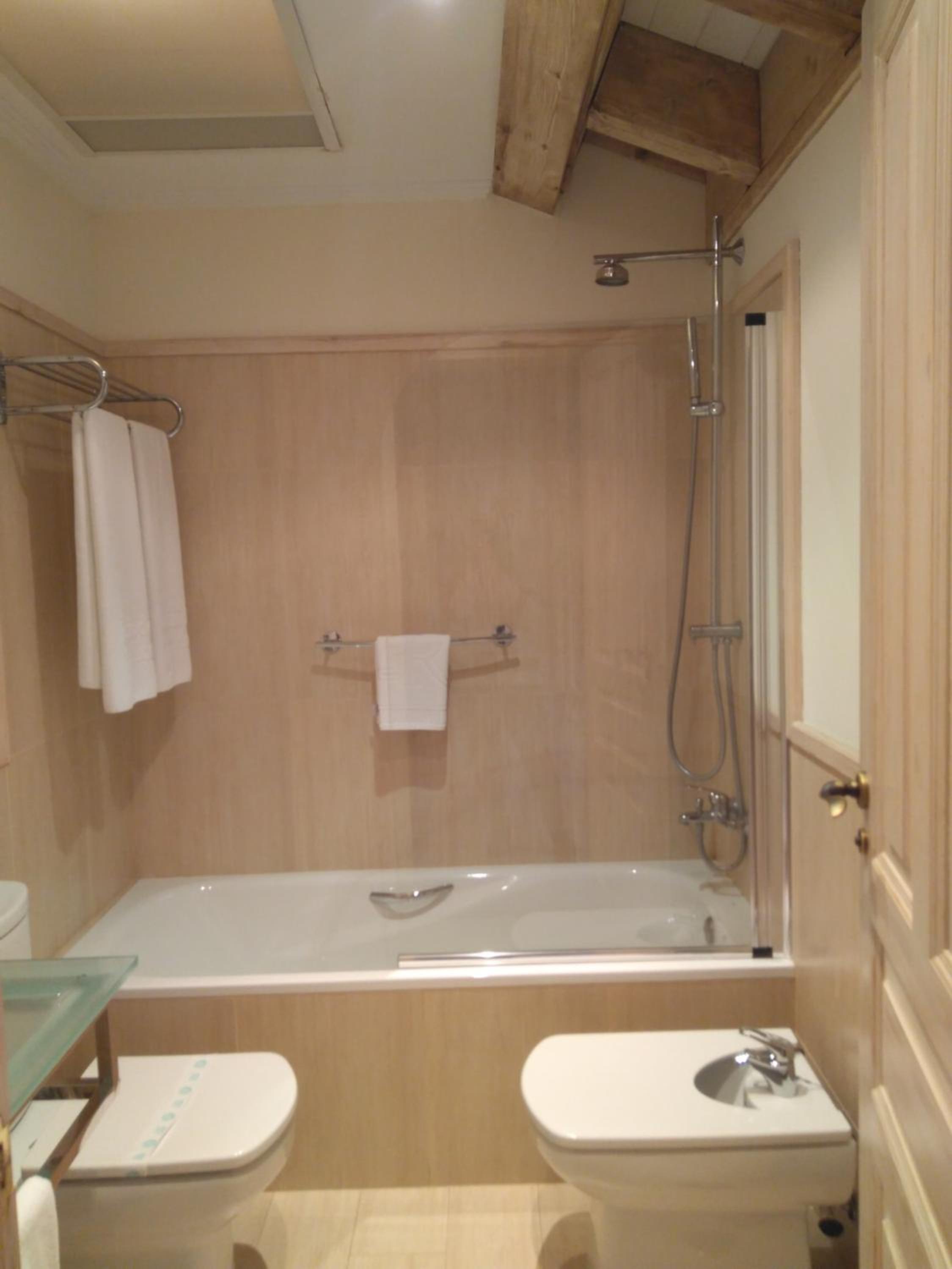 Standard Double Room - Photo 2