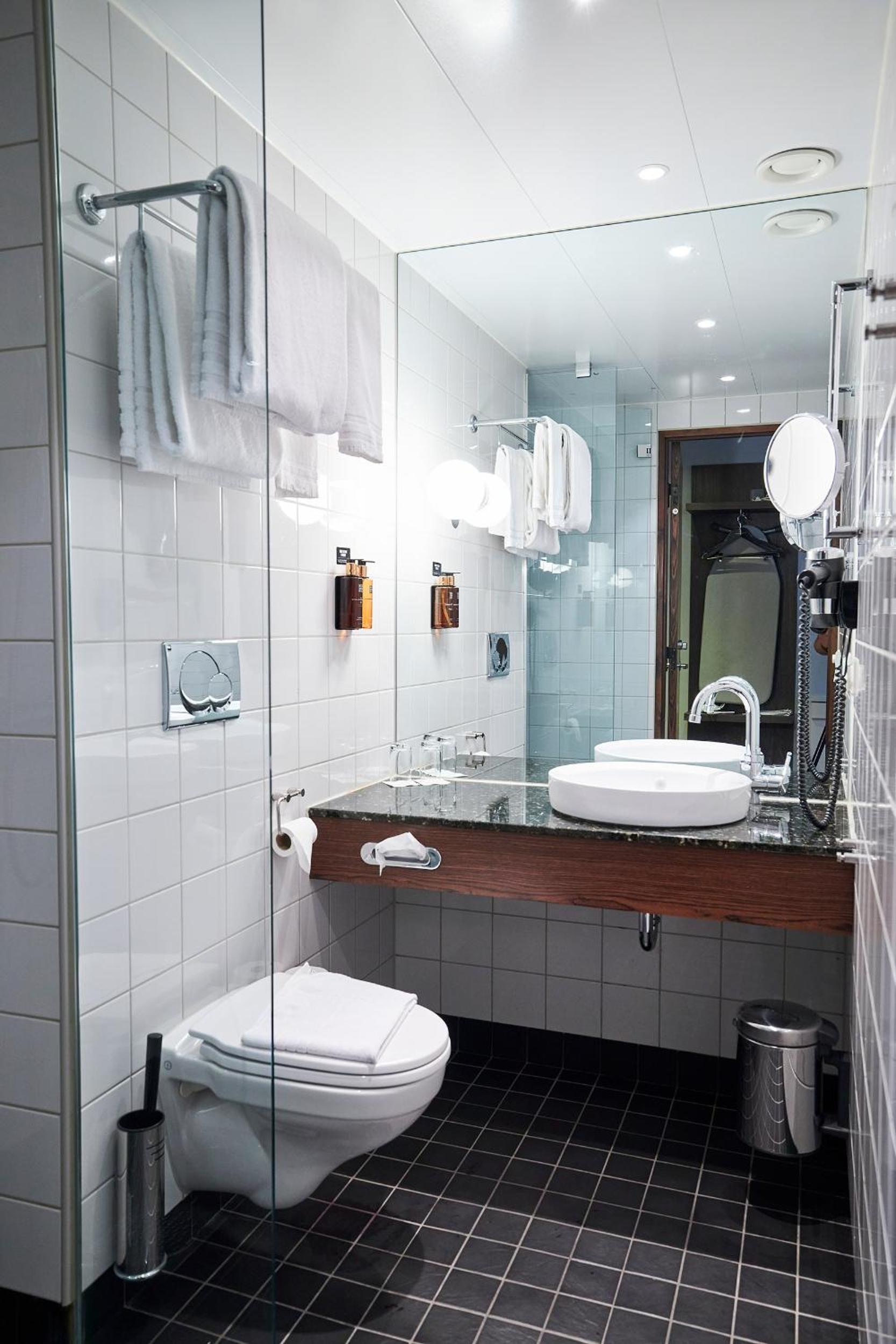 Compact Double Room - Photo 2