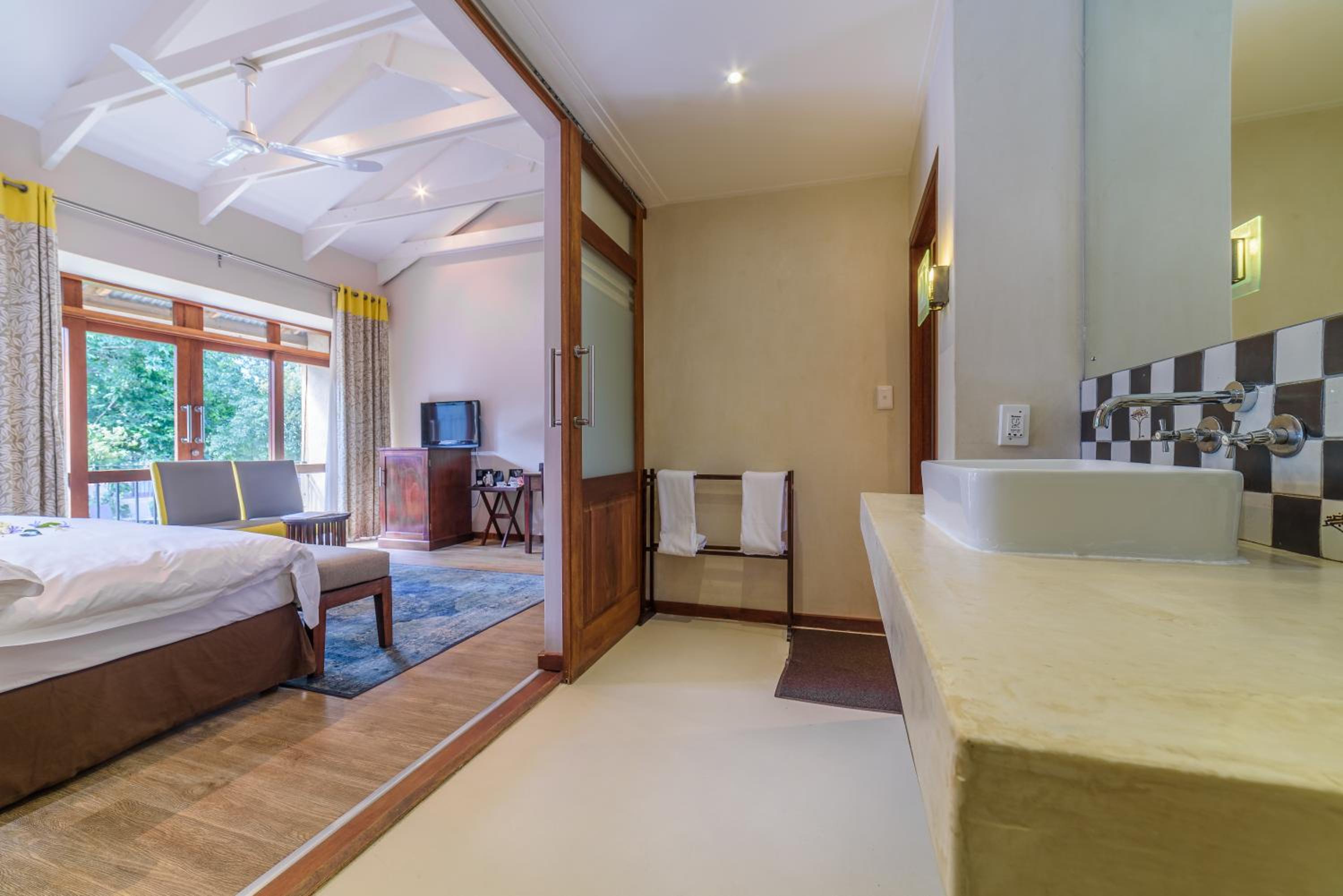 Deluxe Room - Photo 2