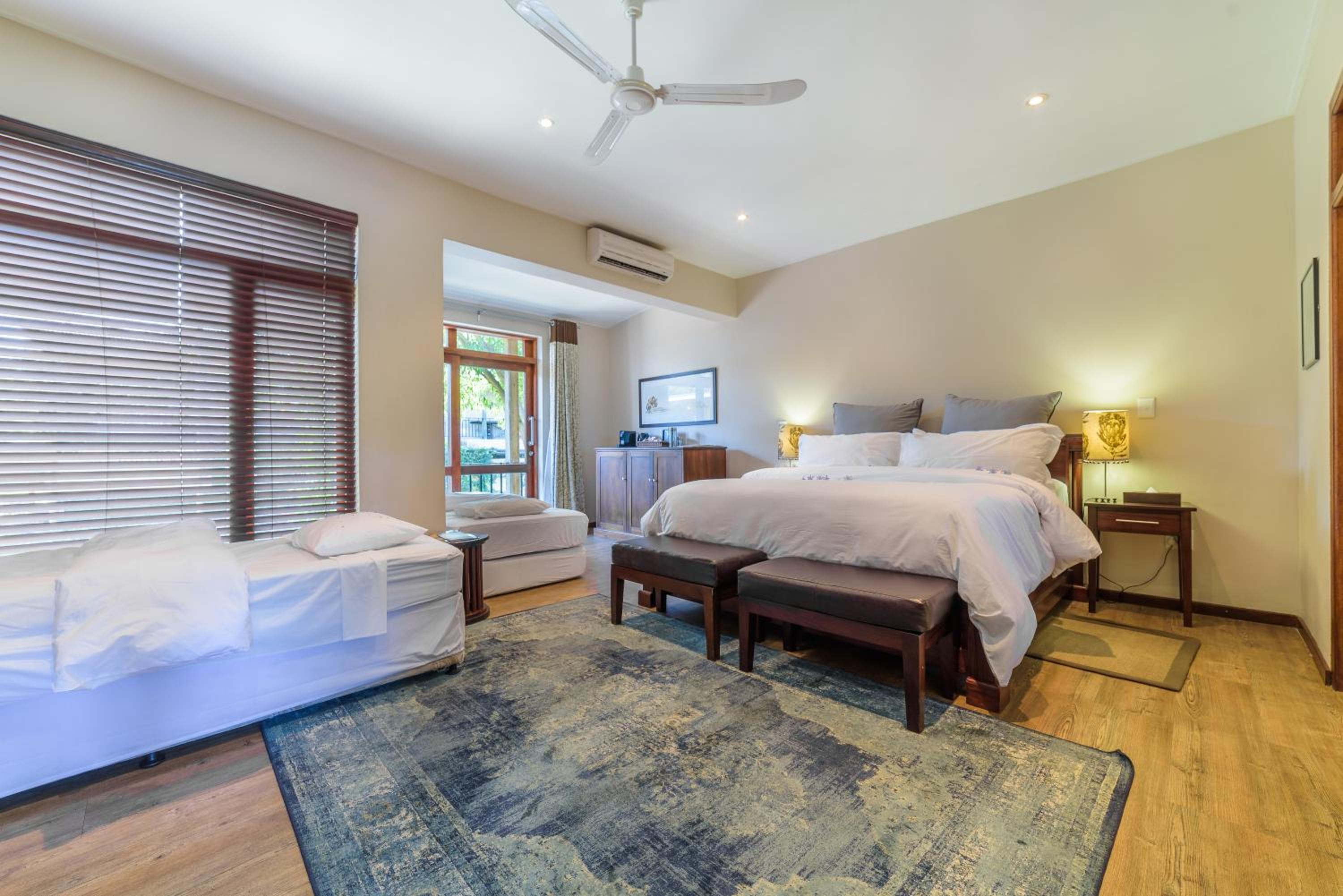 Family Room (2 Adults + 1 Child) - Photo 1