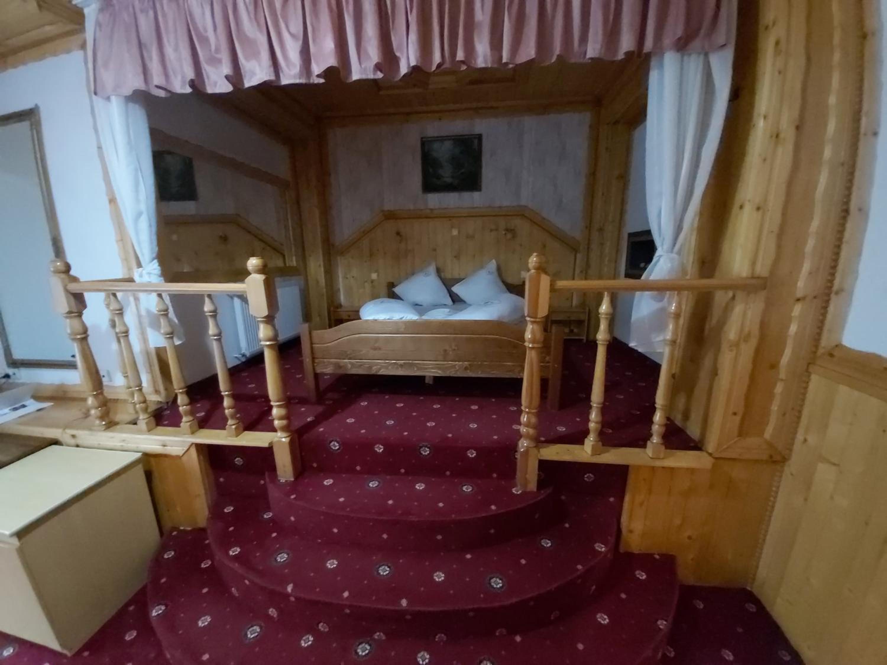 Superior King Room - Photo 2