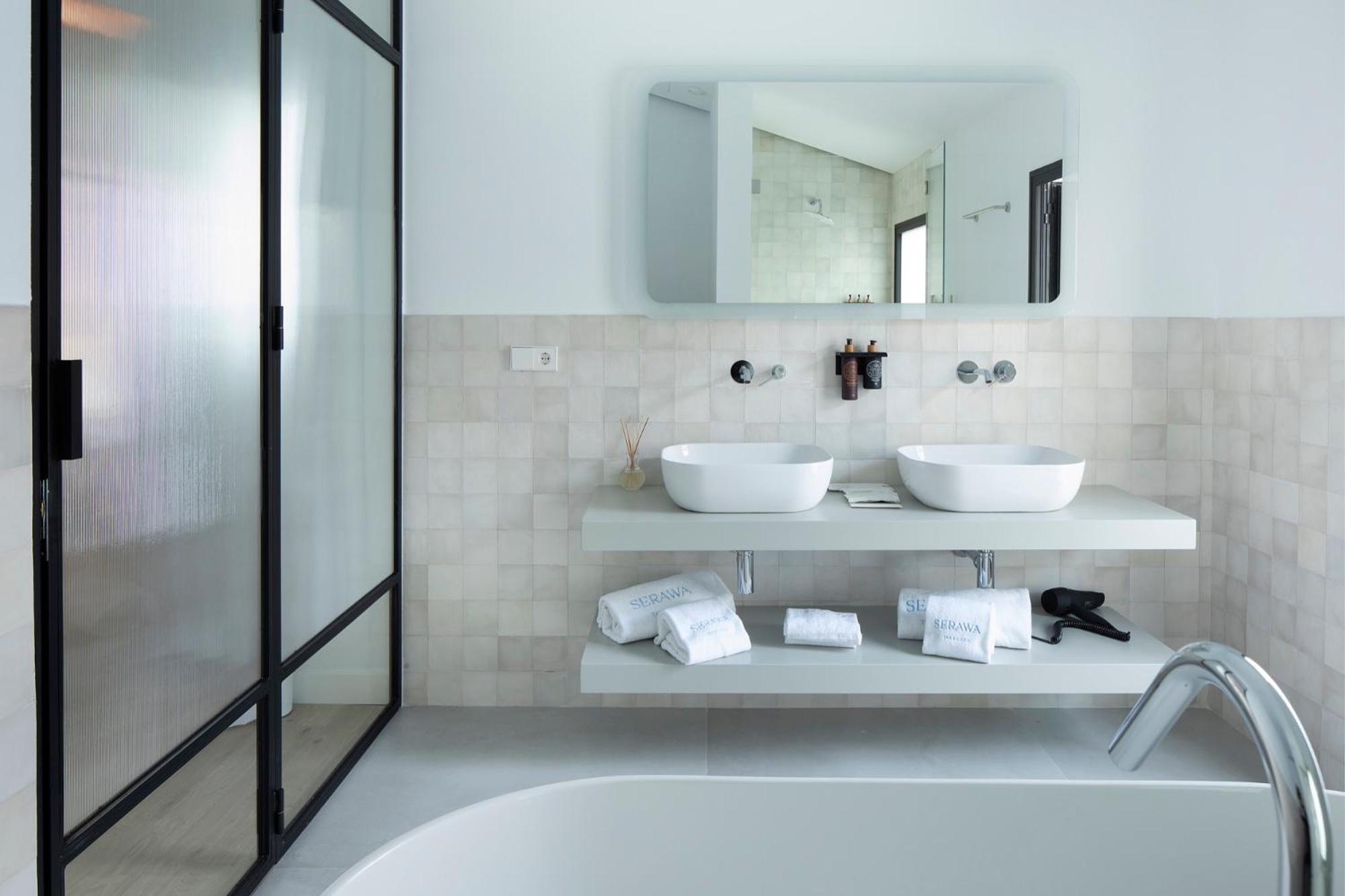 Junior Suite with Terrace thumbnail 5