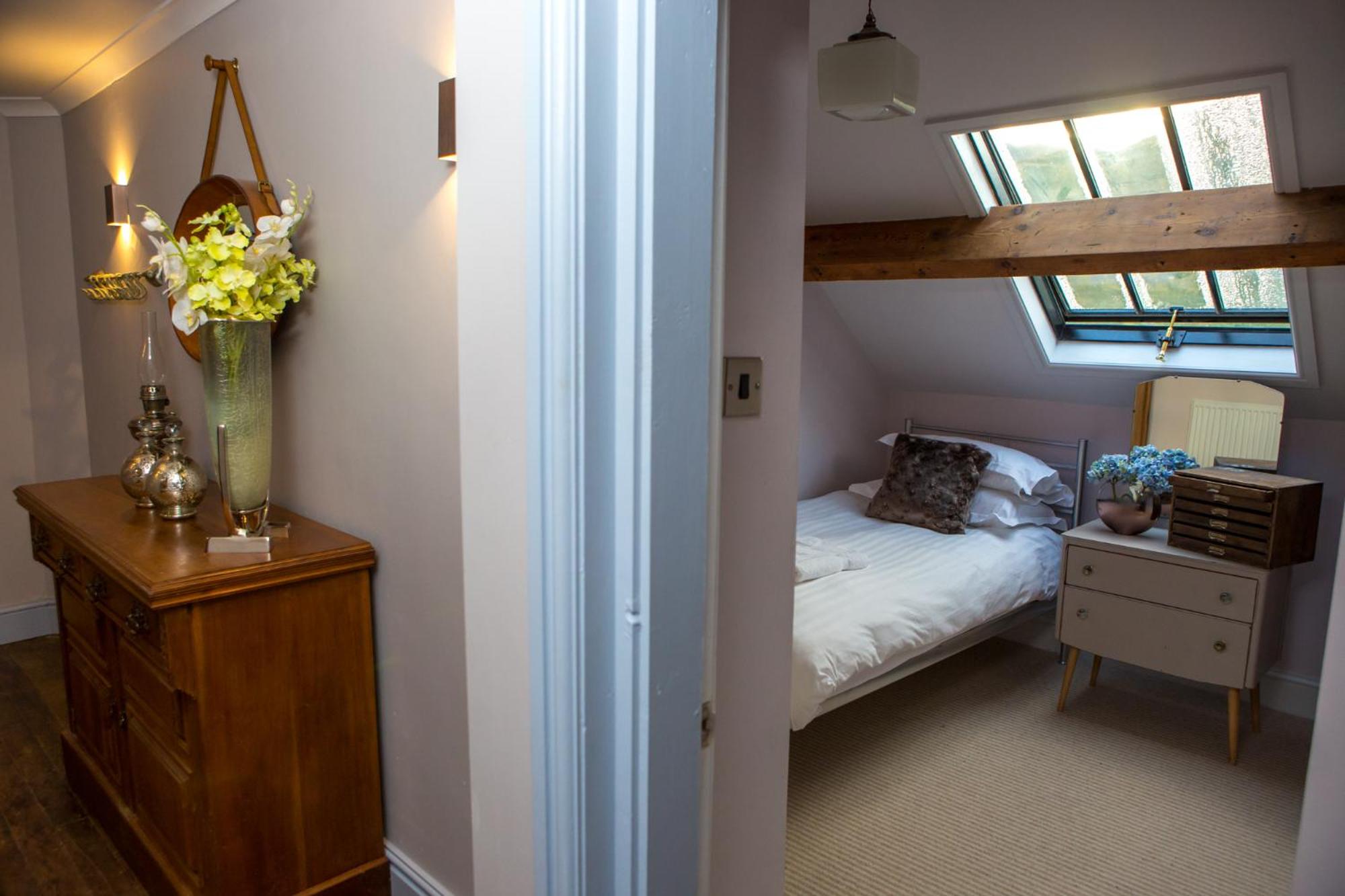 Suite with Lake View - Photo 10